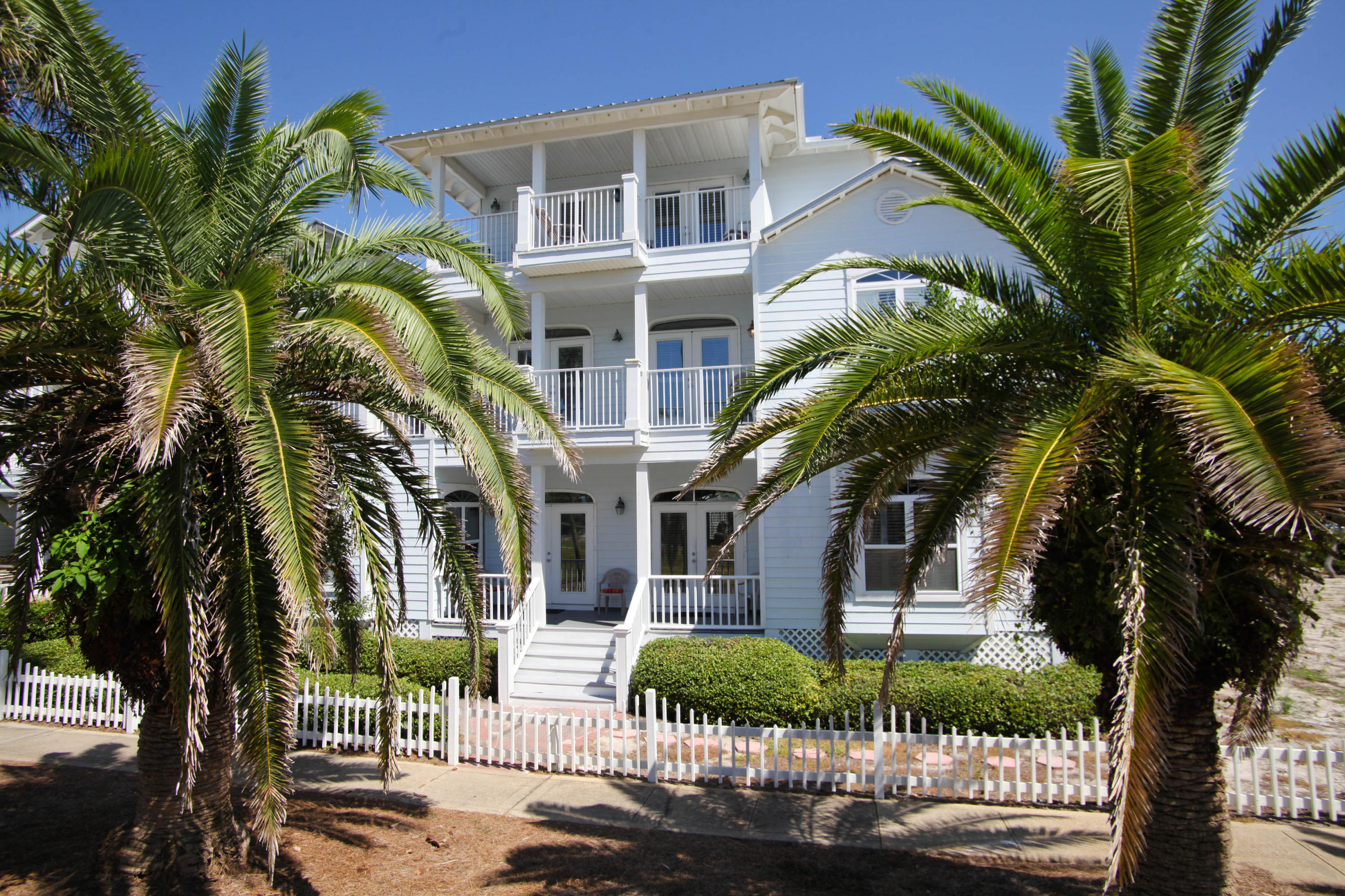 CRYSTAL SHORES - Residential