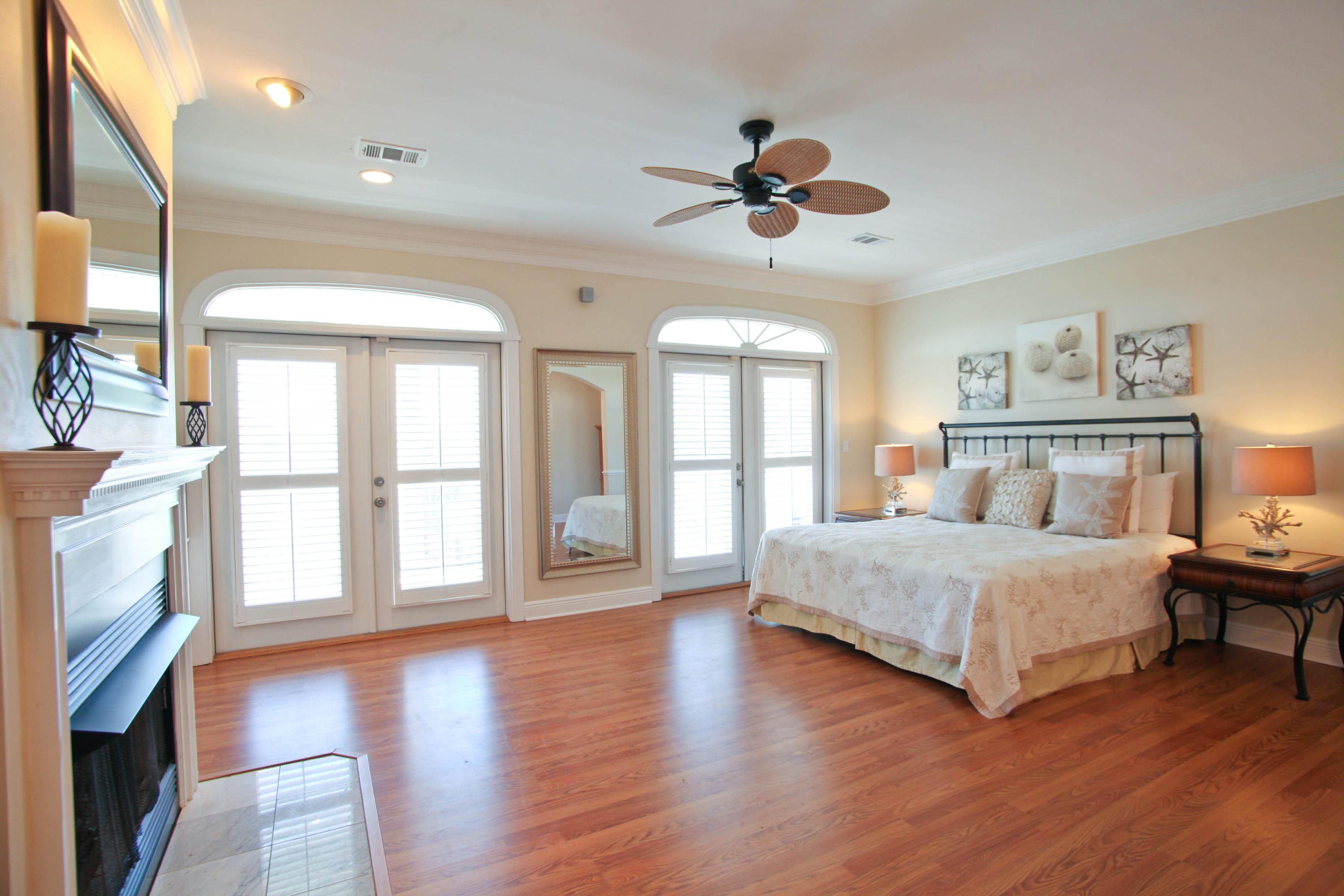 CRYSTAL SHORES - Residential