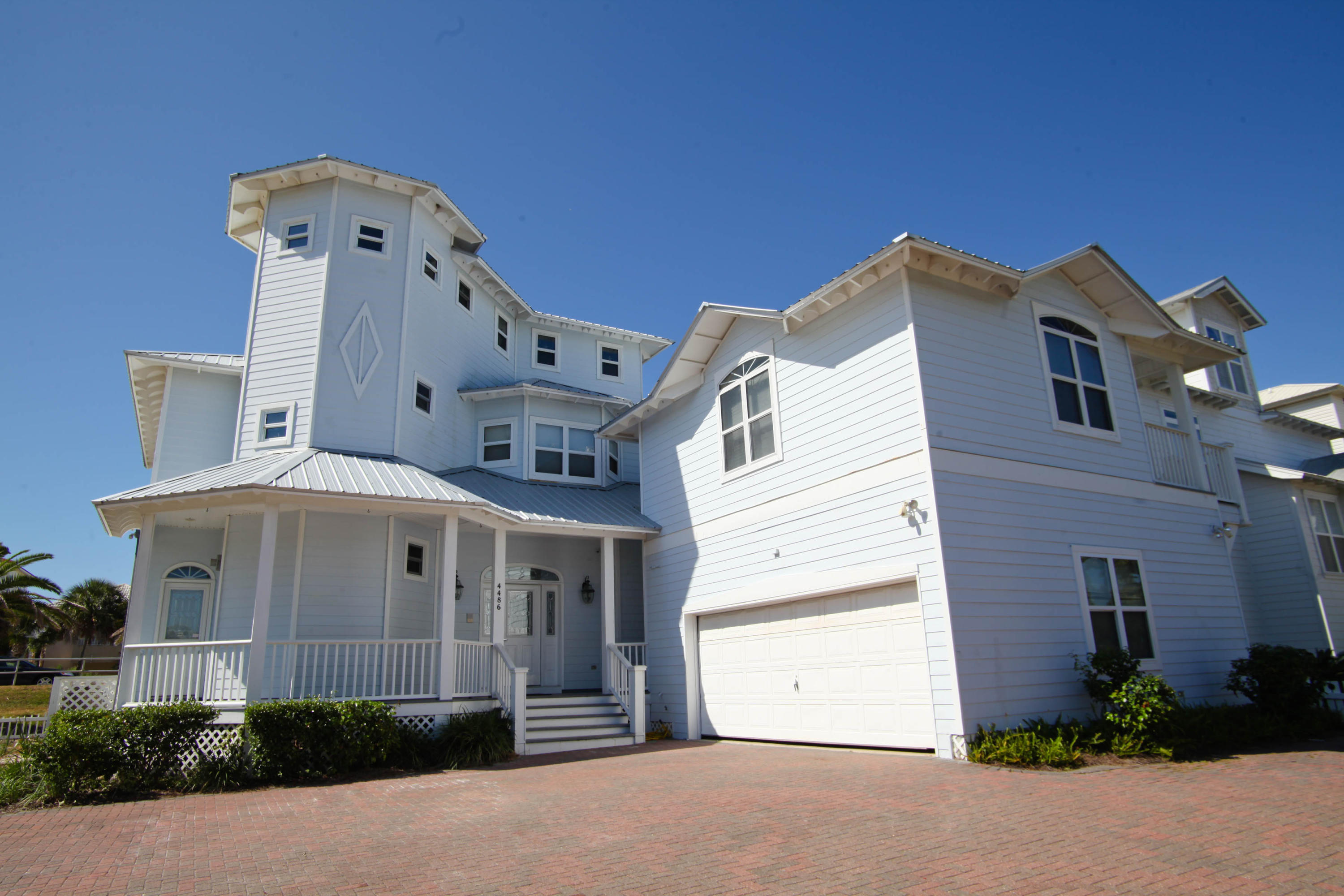 CRYSTAL SHORES - Residential