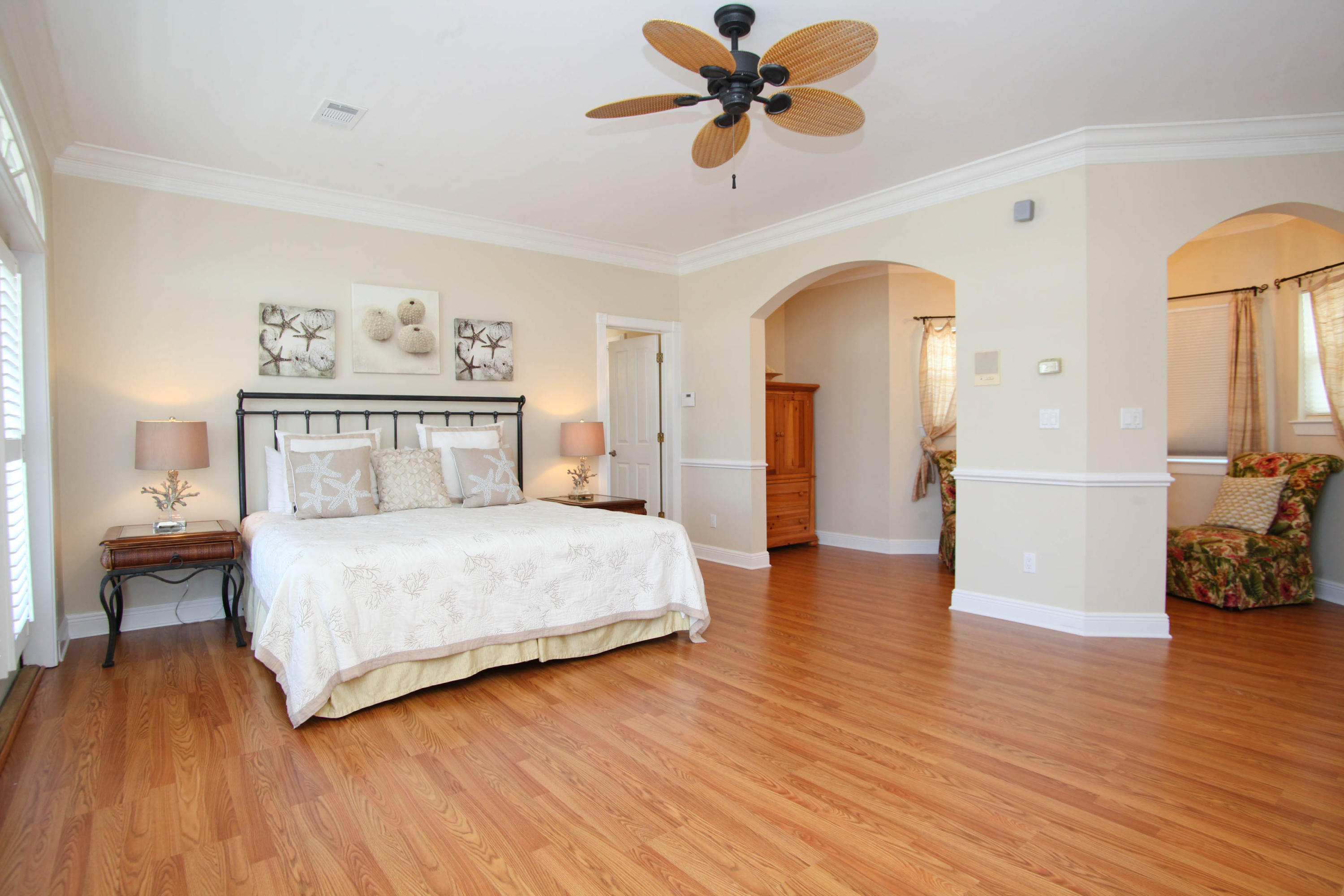 CRYSTAL SHORES - Residential