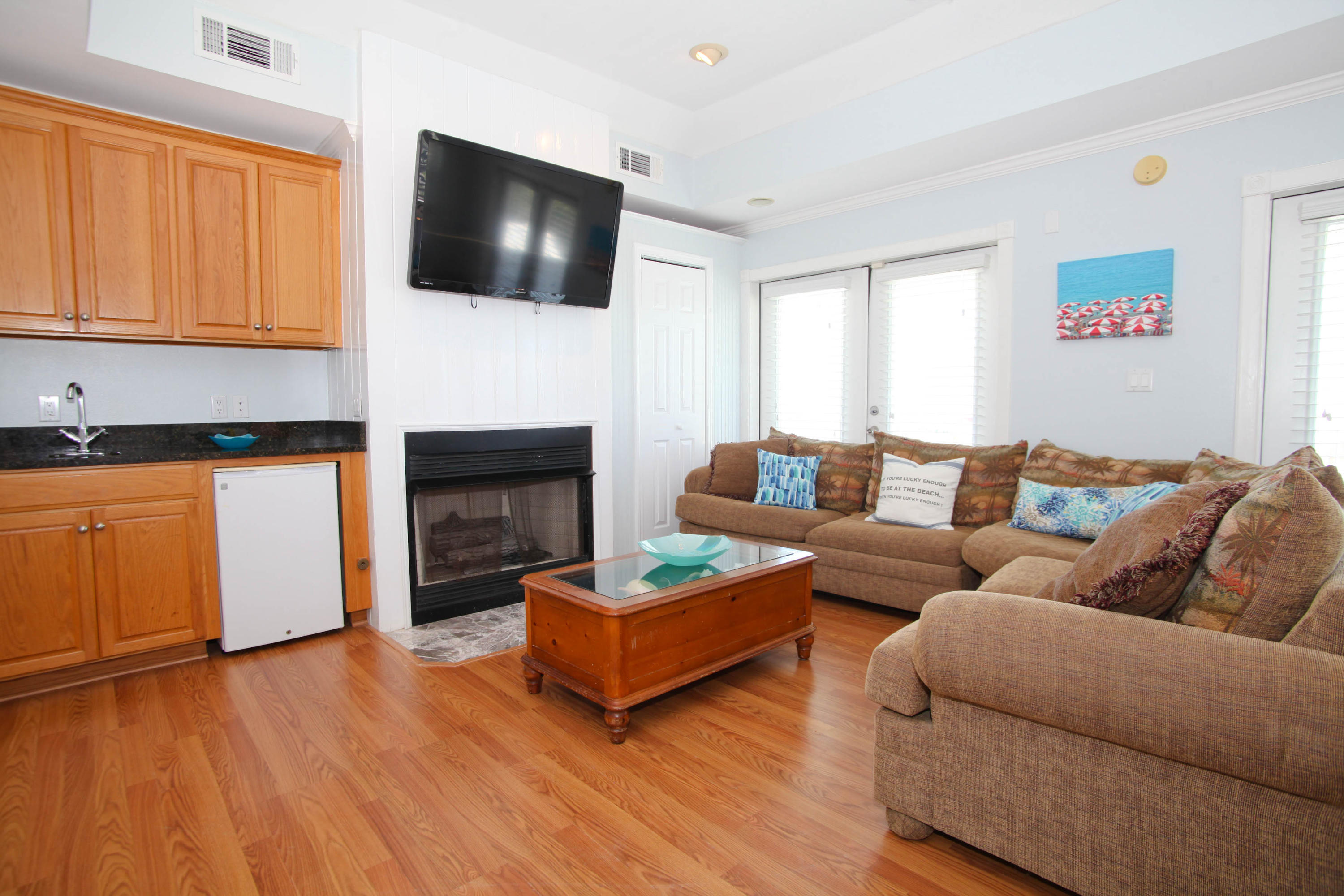 CRYSTAL SHORES - Residential