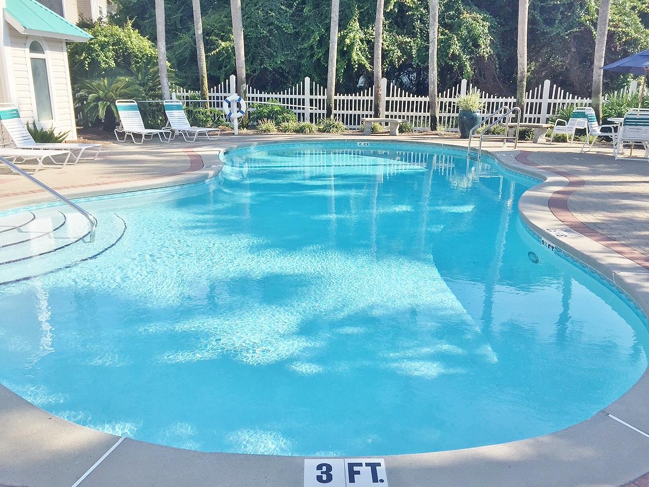 CRYSTAL SHORES - Residential