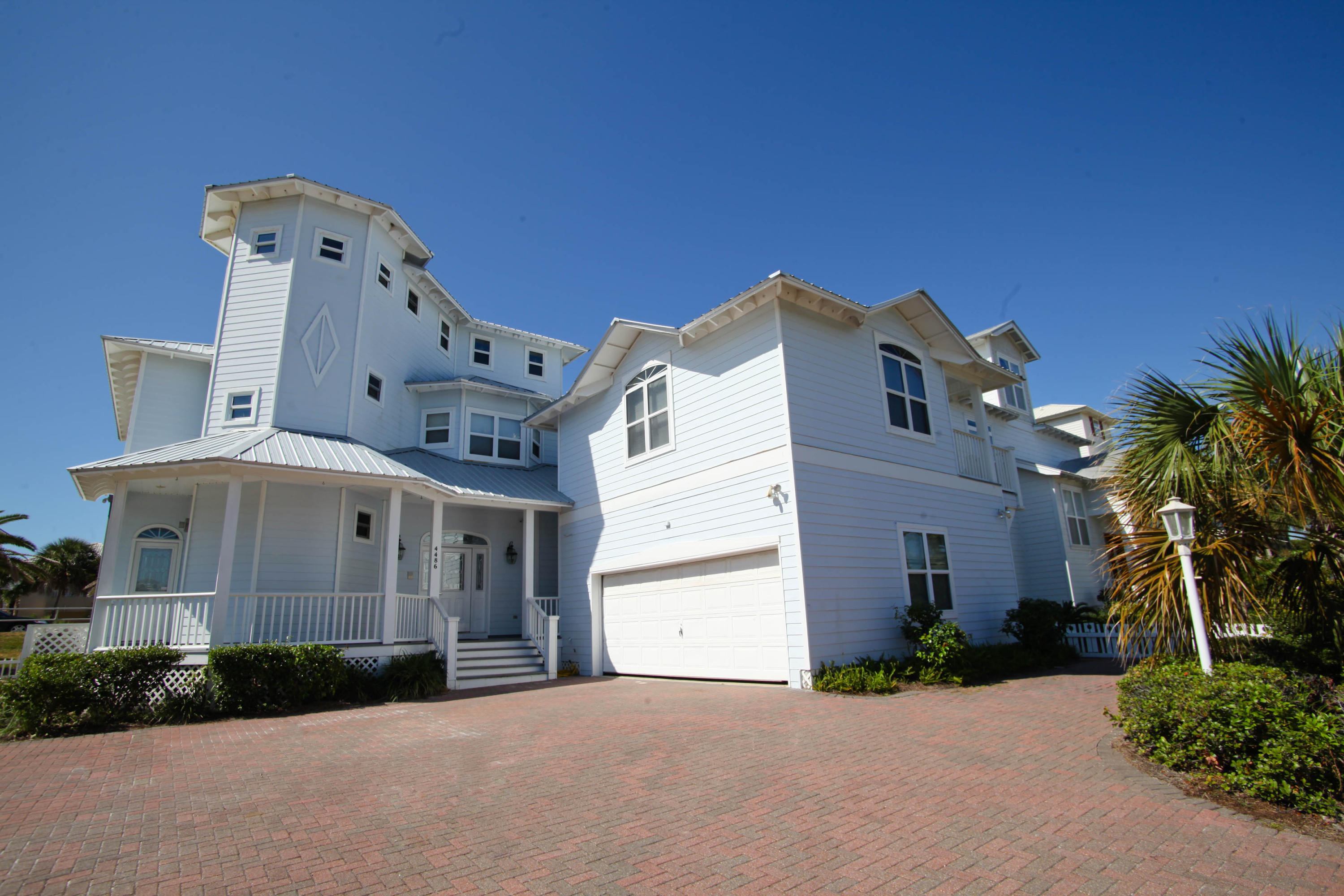 CRYSTAL SHORES - Residential