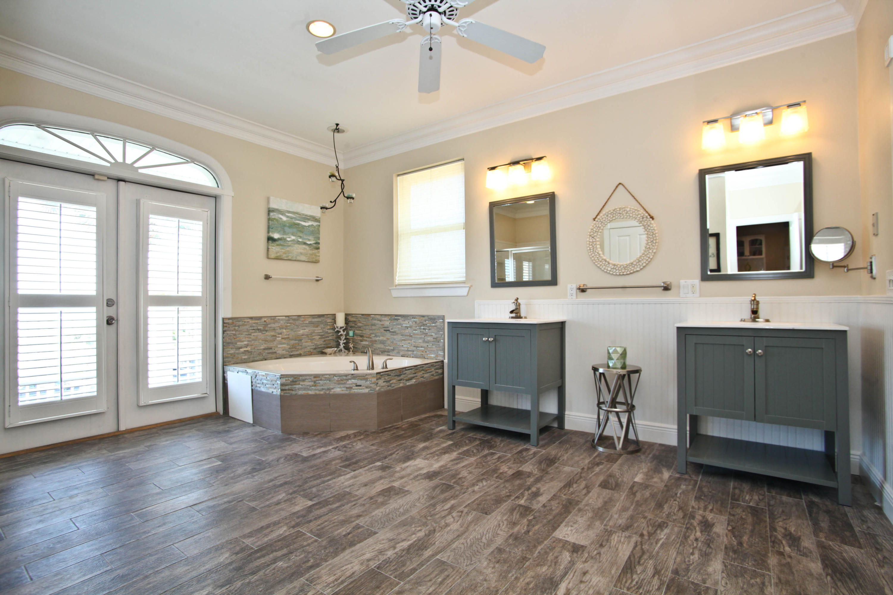 CRYSTAL SHORES - Residential