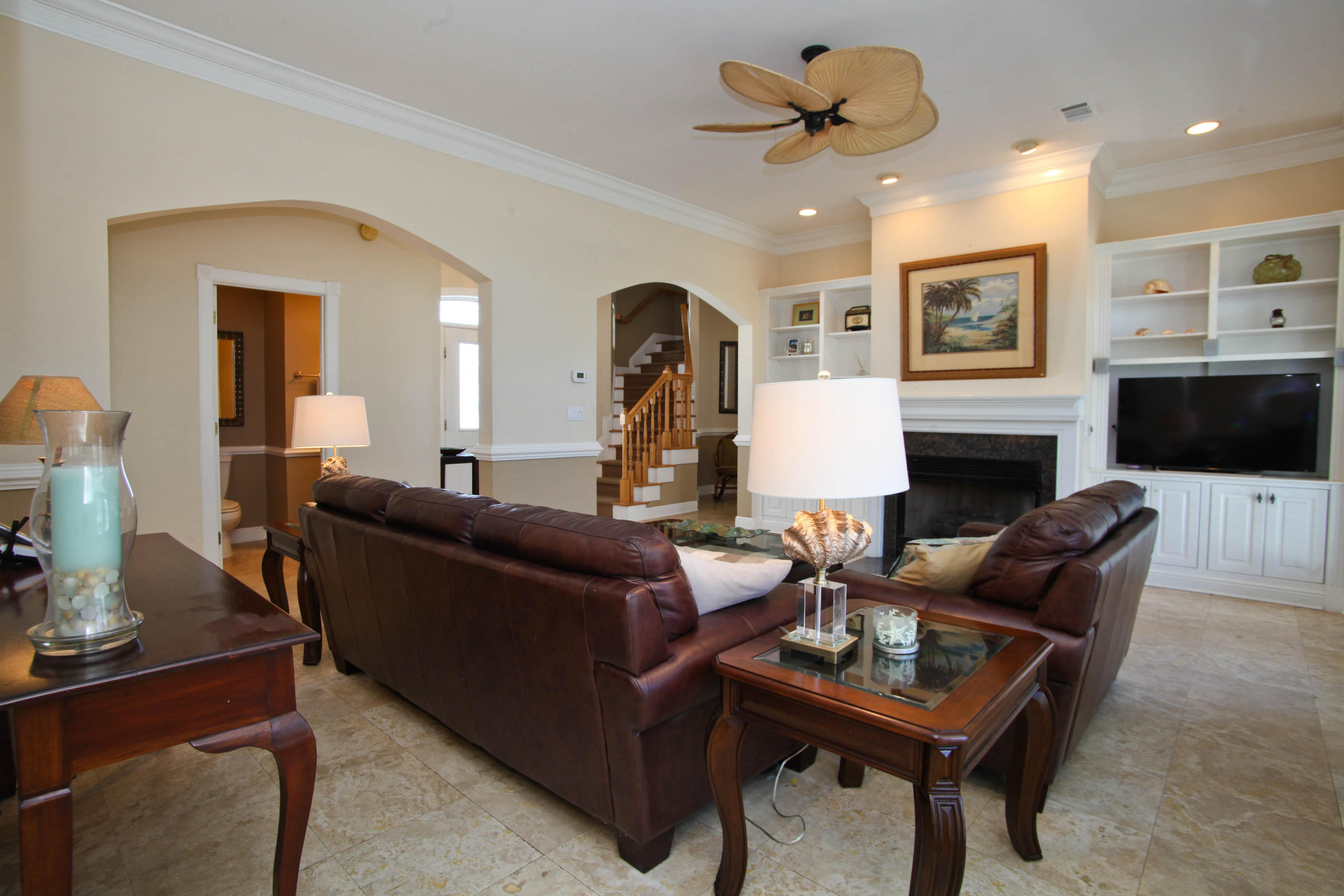 CRYSTAL SHORES - Residential