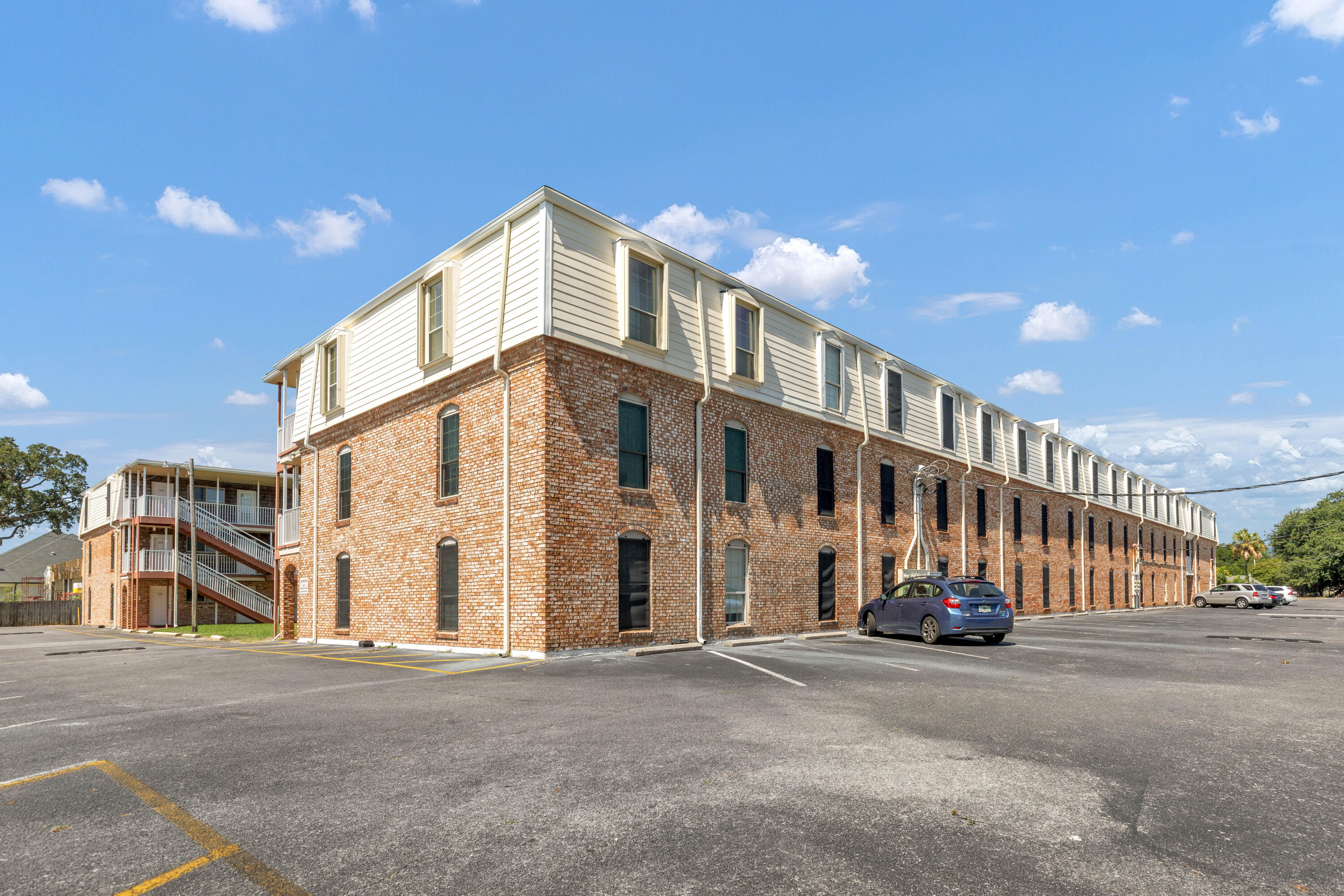 PENSACOLA RICHELIEU CONDO THE - Residential