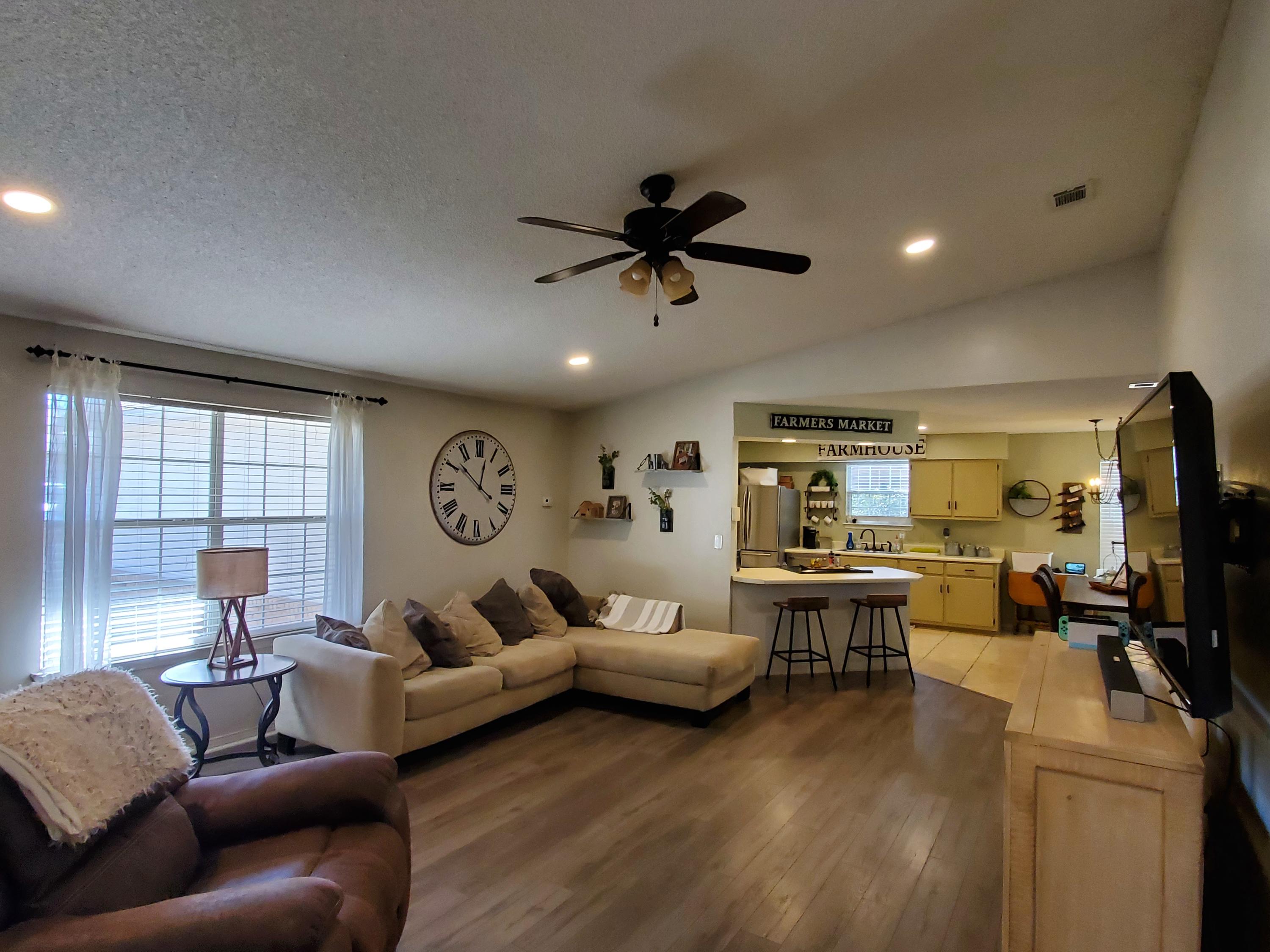 COUNTRYVIEW EST 6TH - Residential