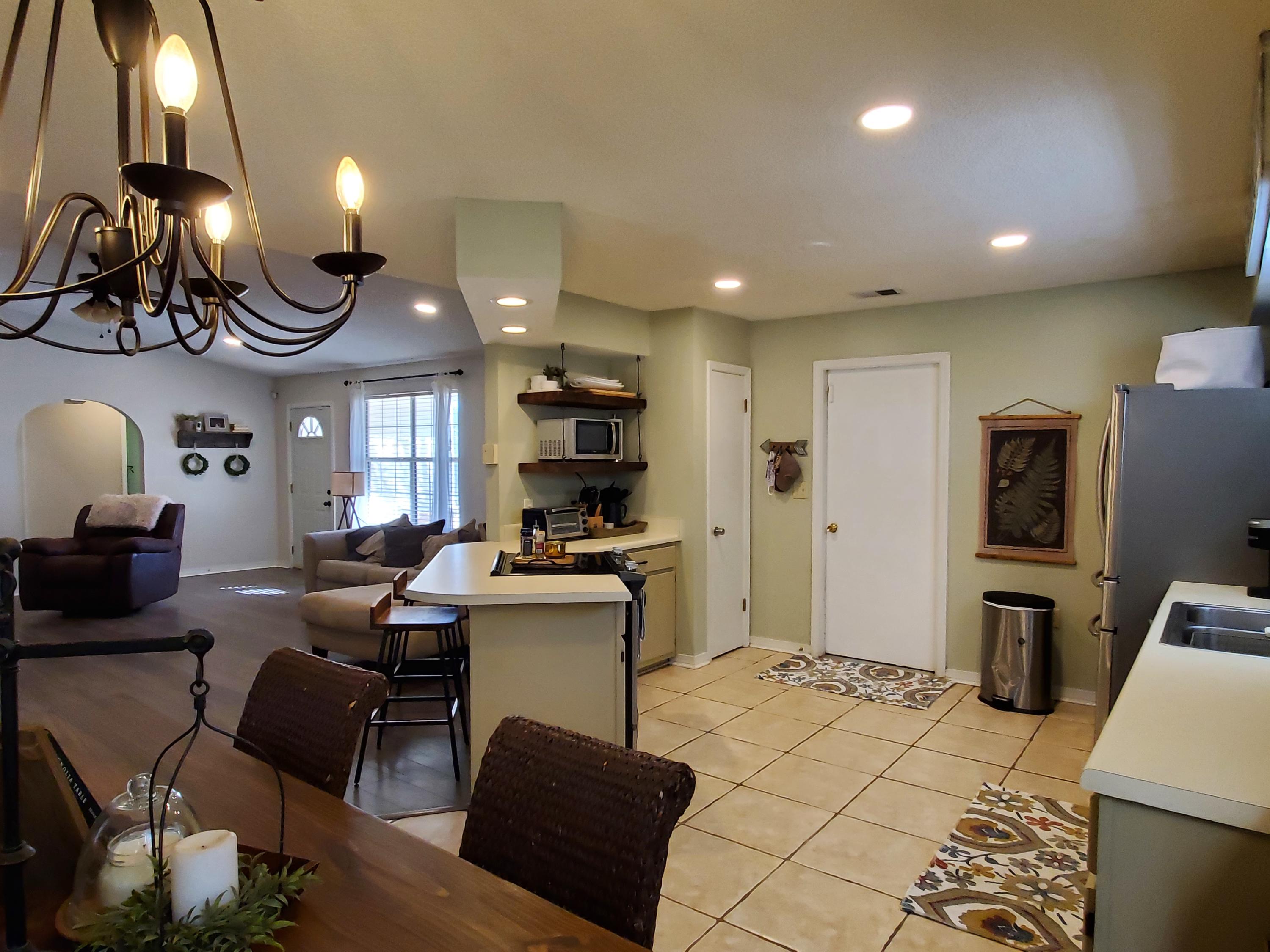 COUNTRYVIEW EST 6TH - Residential