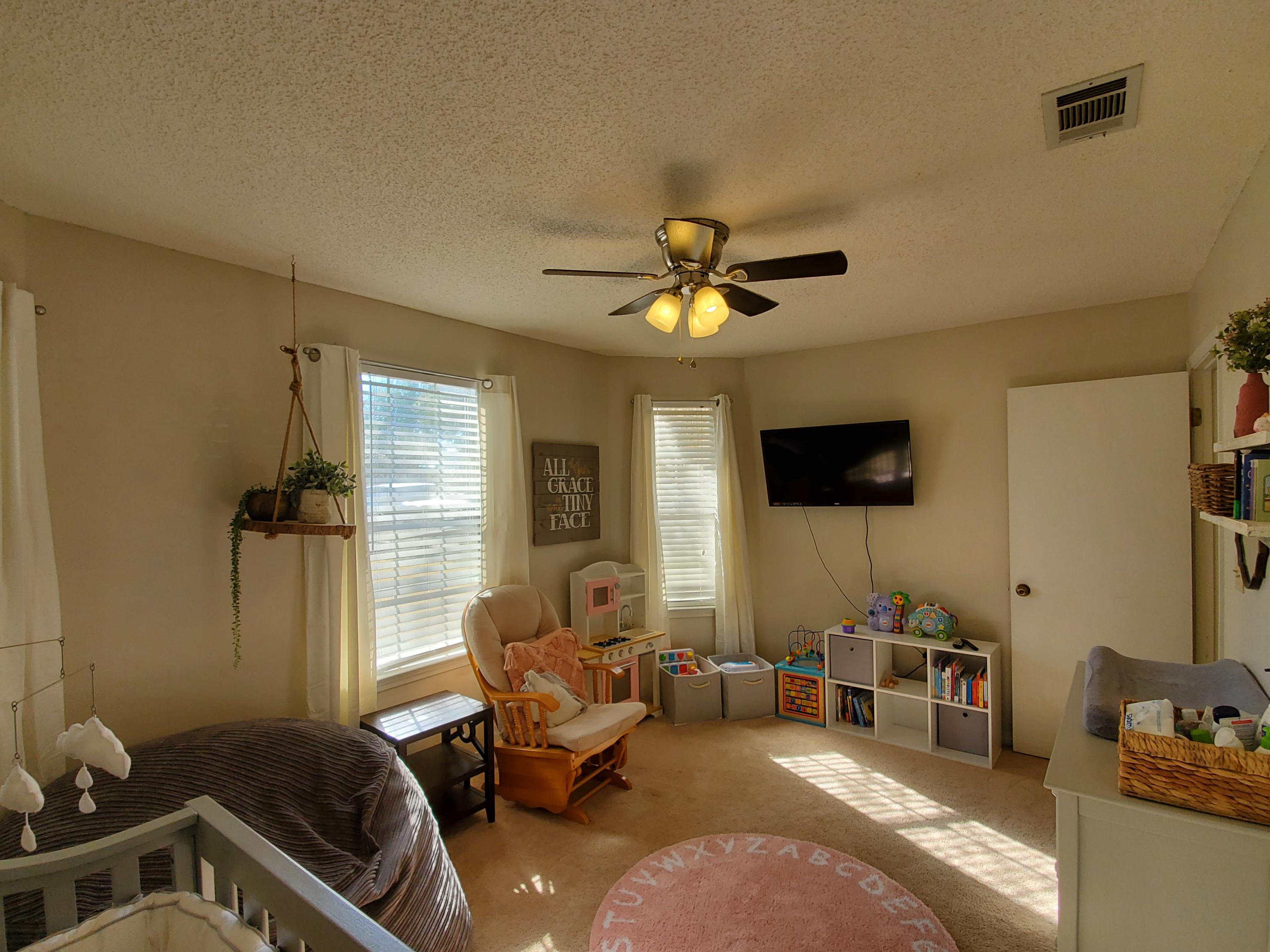 COUNTRYVIEW EST 6TH - Residential