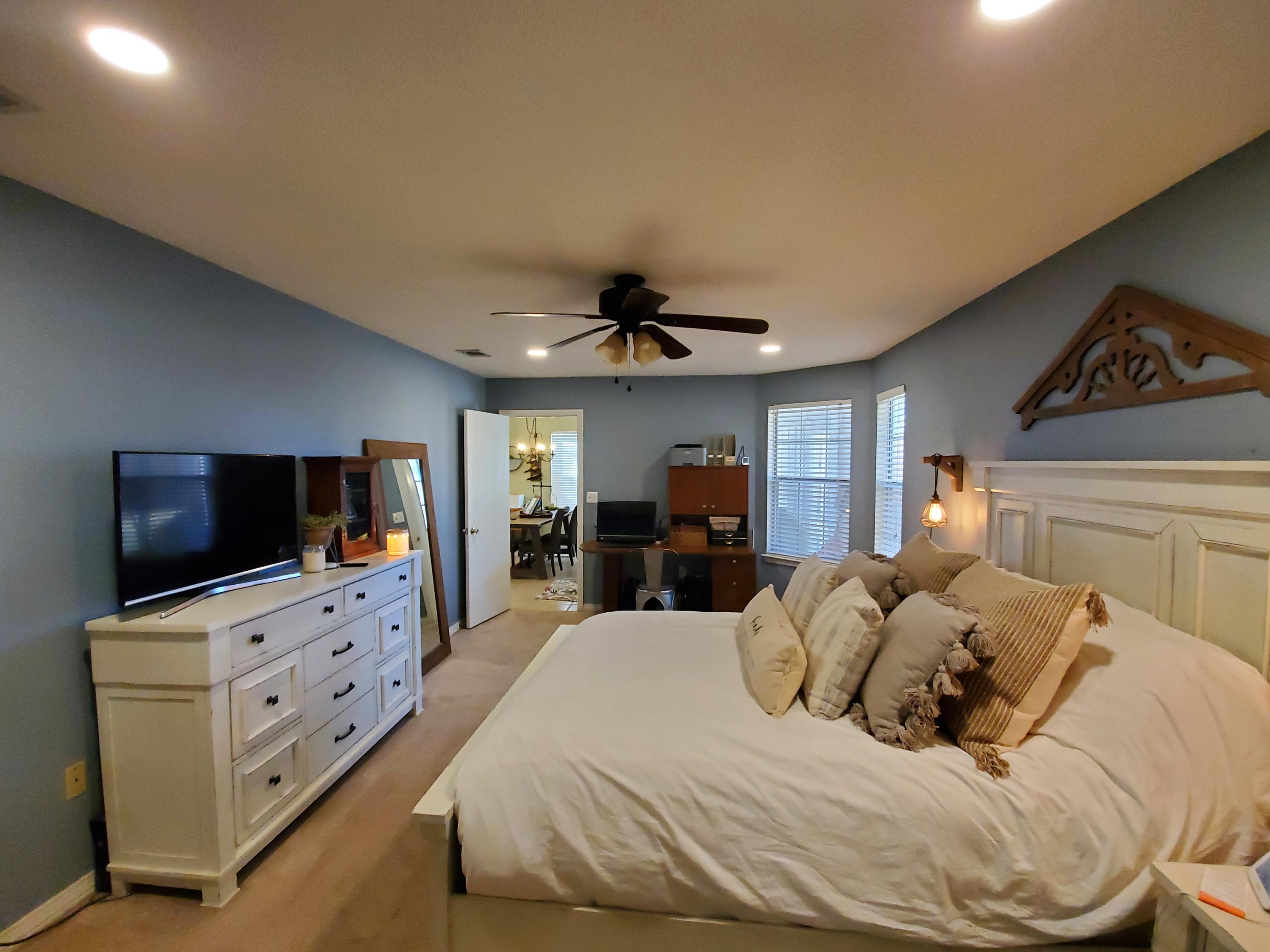 COUNTRYVIEW EST 6TH - Residential
