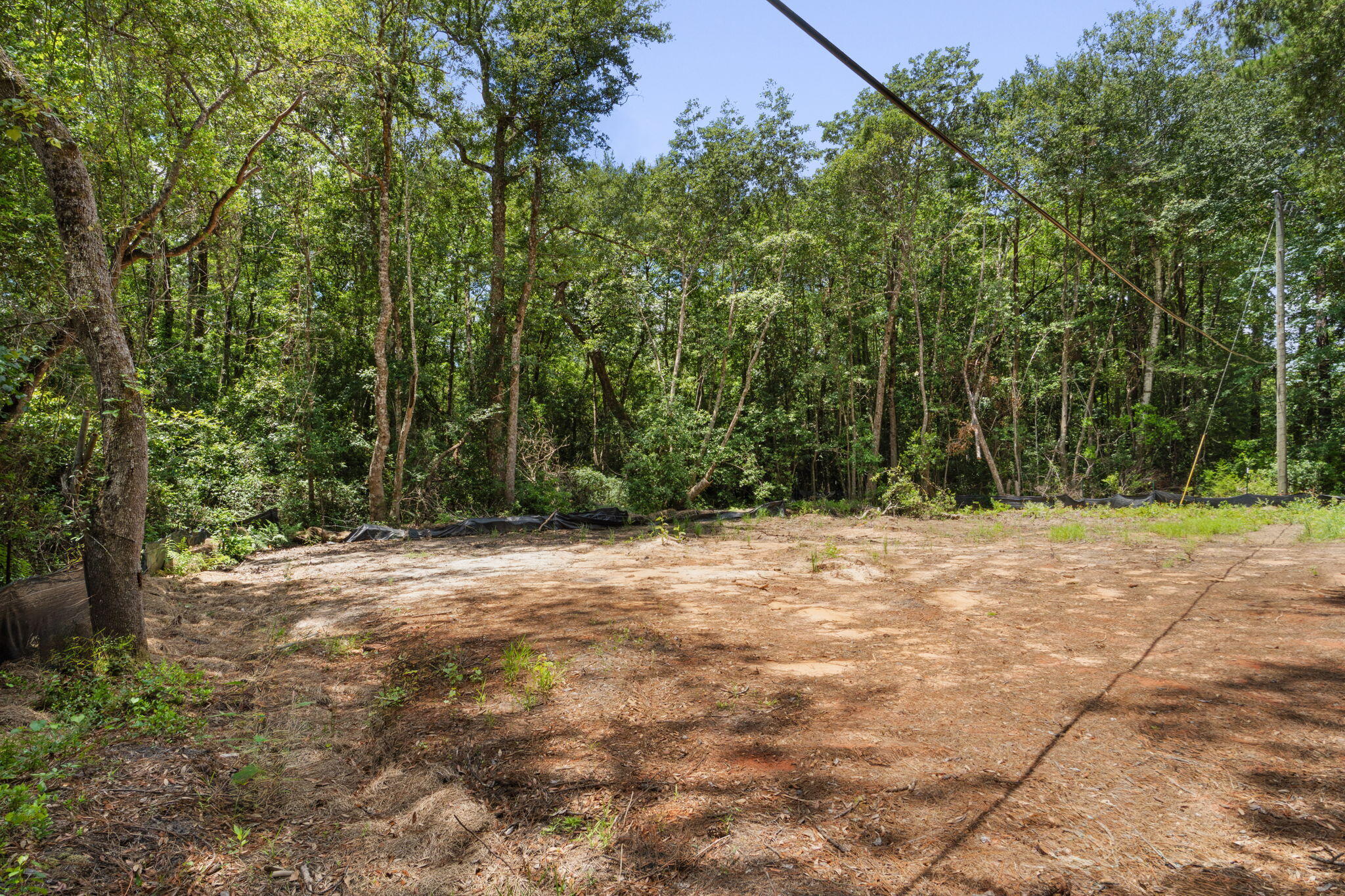 DEER LAKE ESTATES - Land