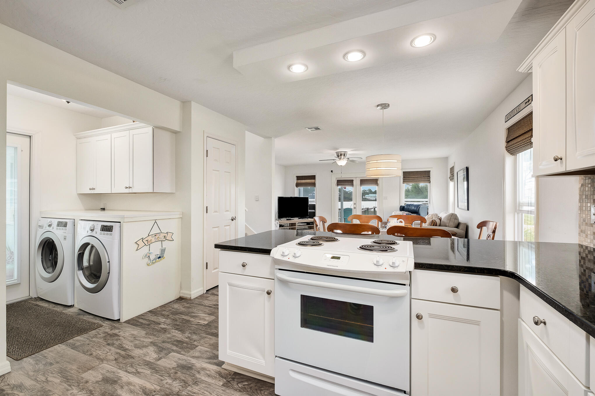 OYSTER LAKE - Residential