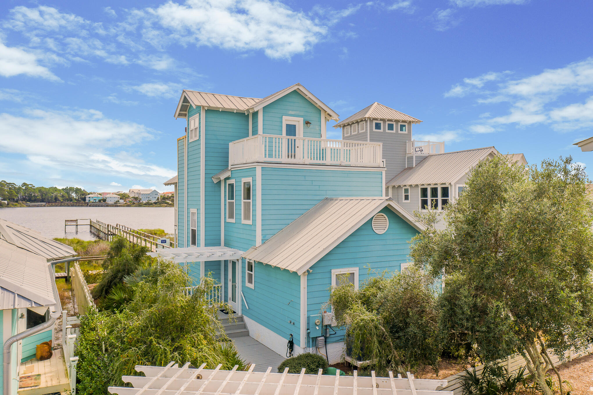 OYSTER LAKE - Residential