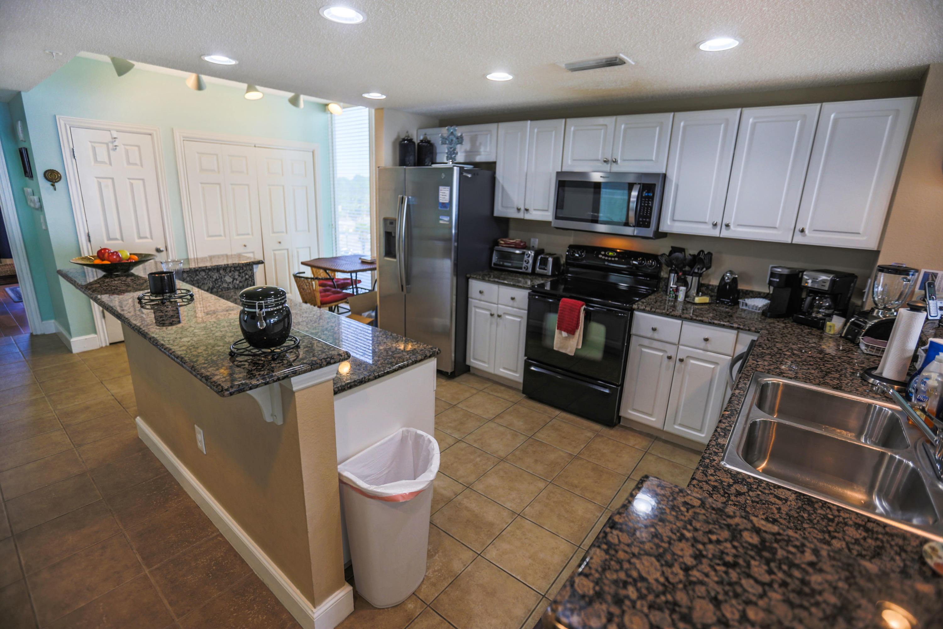 MAJESTIC BEACH TOWERS II - Residential