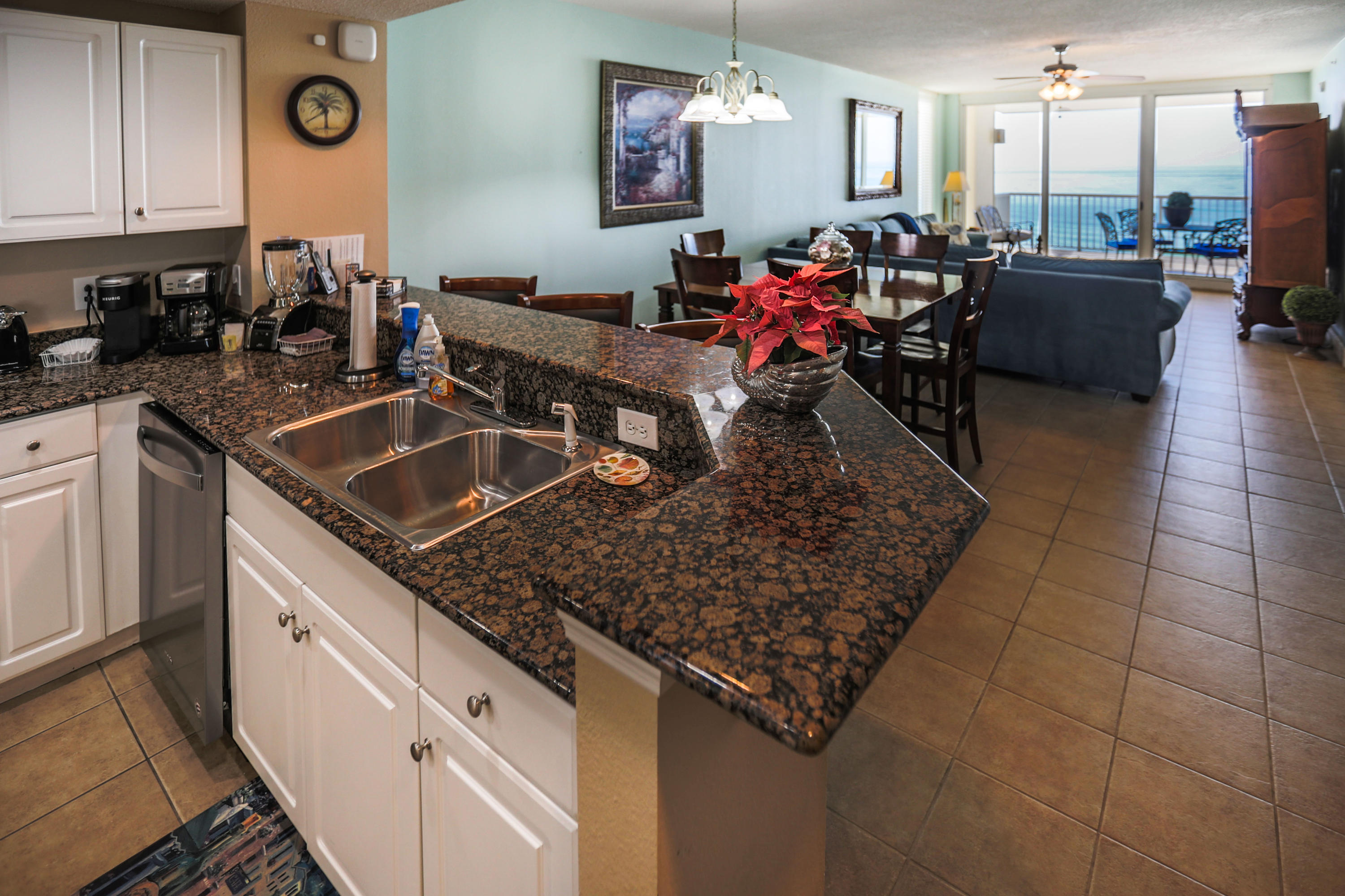 MAJESTIC BEACH TOWERS II - Residential