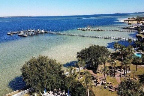 A home in Fort Walton Beach