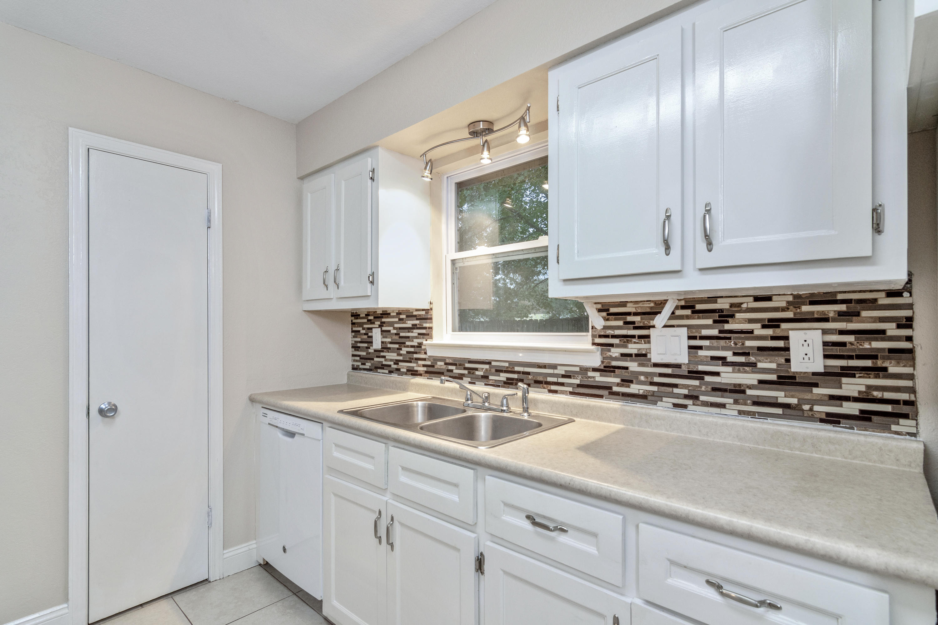 COUNTRYVIEW ESTATES - Residential