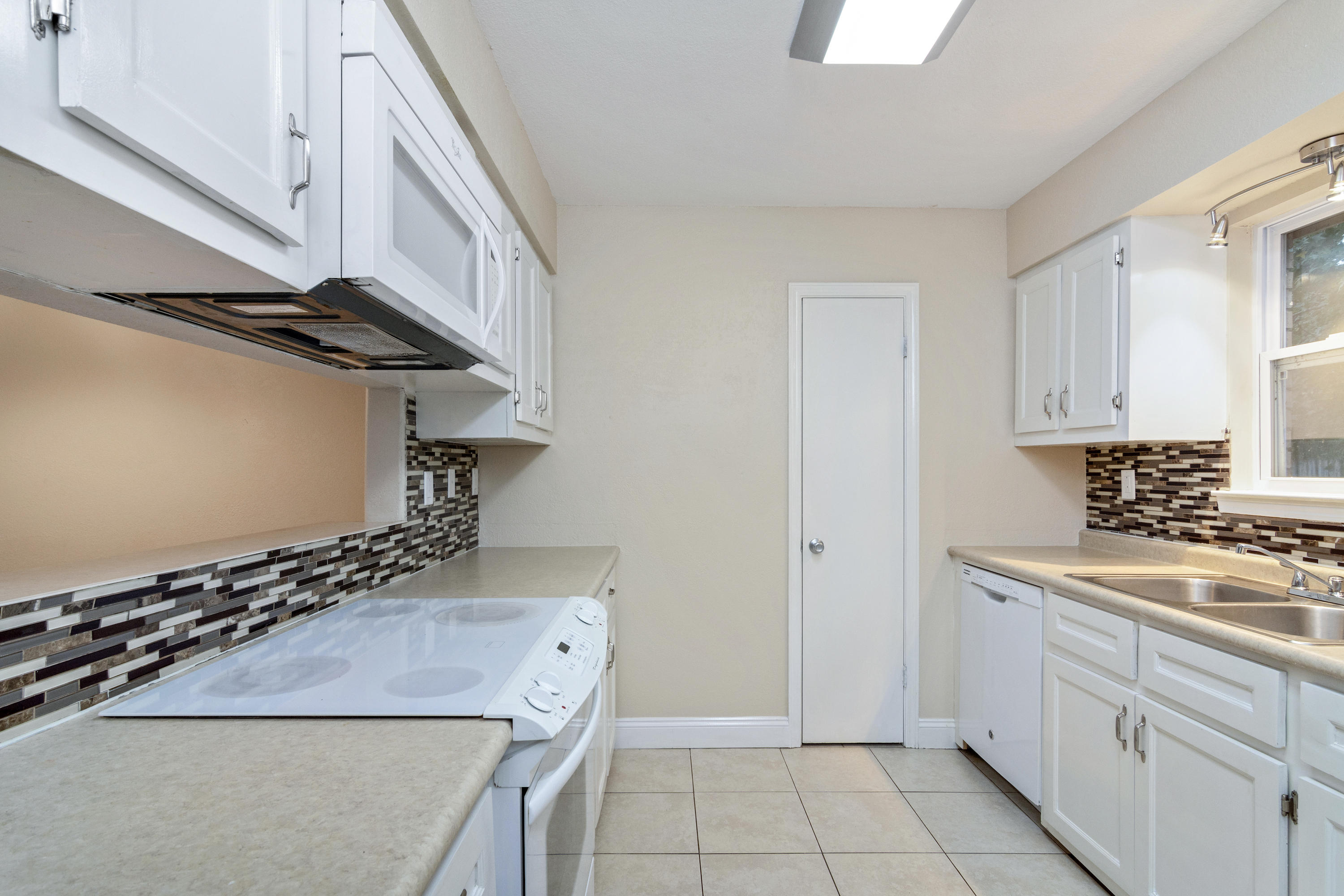 COUNTRYVIEW ESTATES - Residential