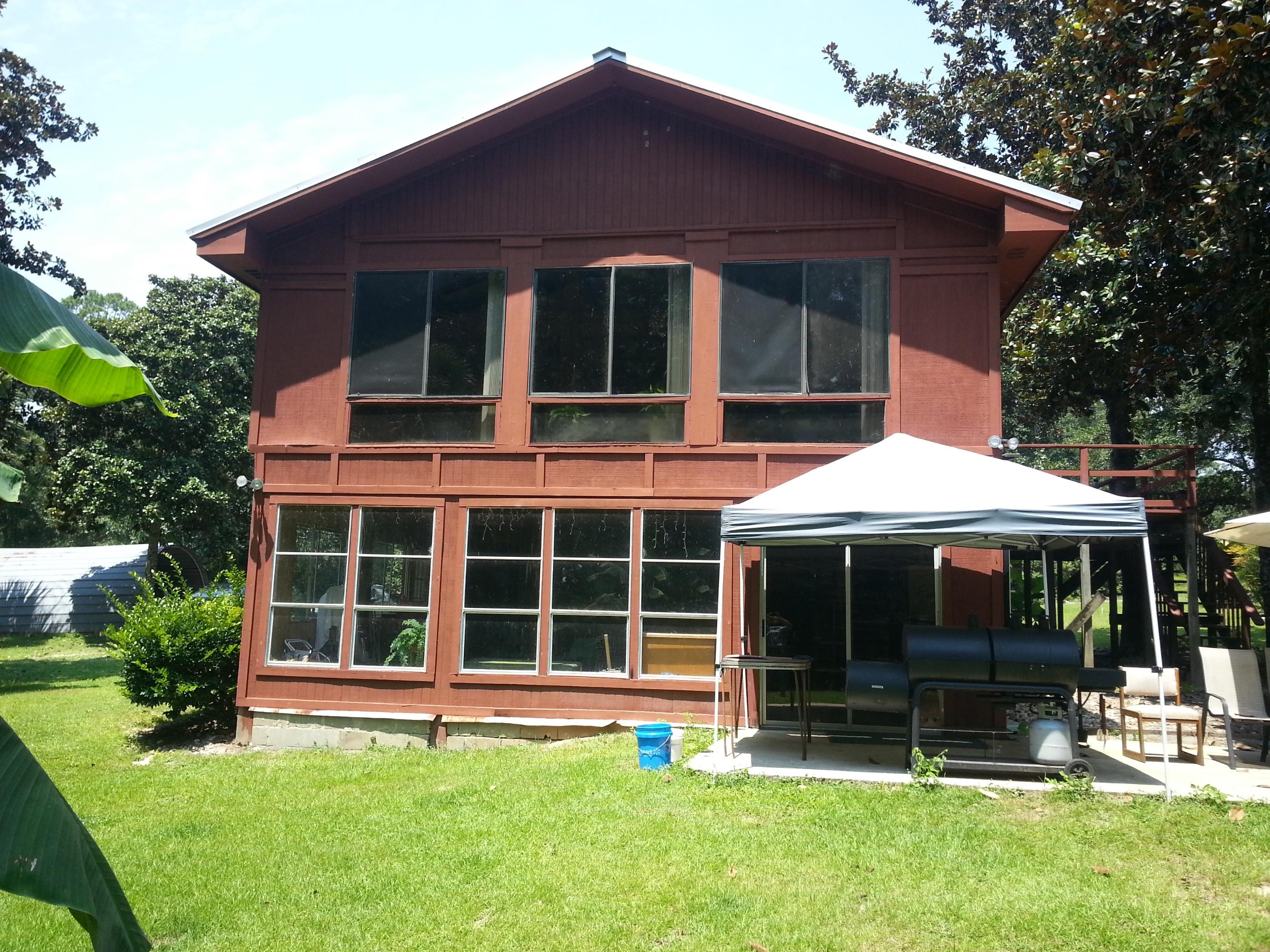 Wewahitchka, Gulf County Florida, about 25 miles north of Port St. Joe. - Residential