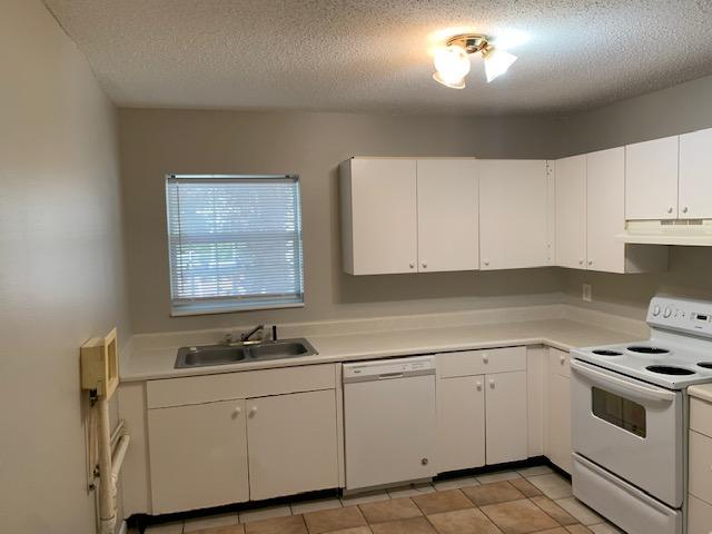 CINCO BAYOU - Residential Lease