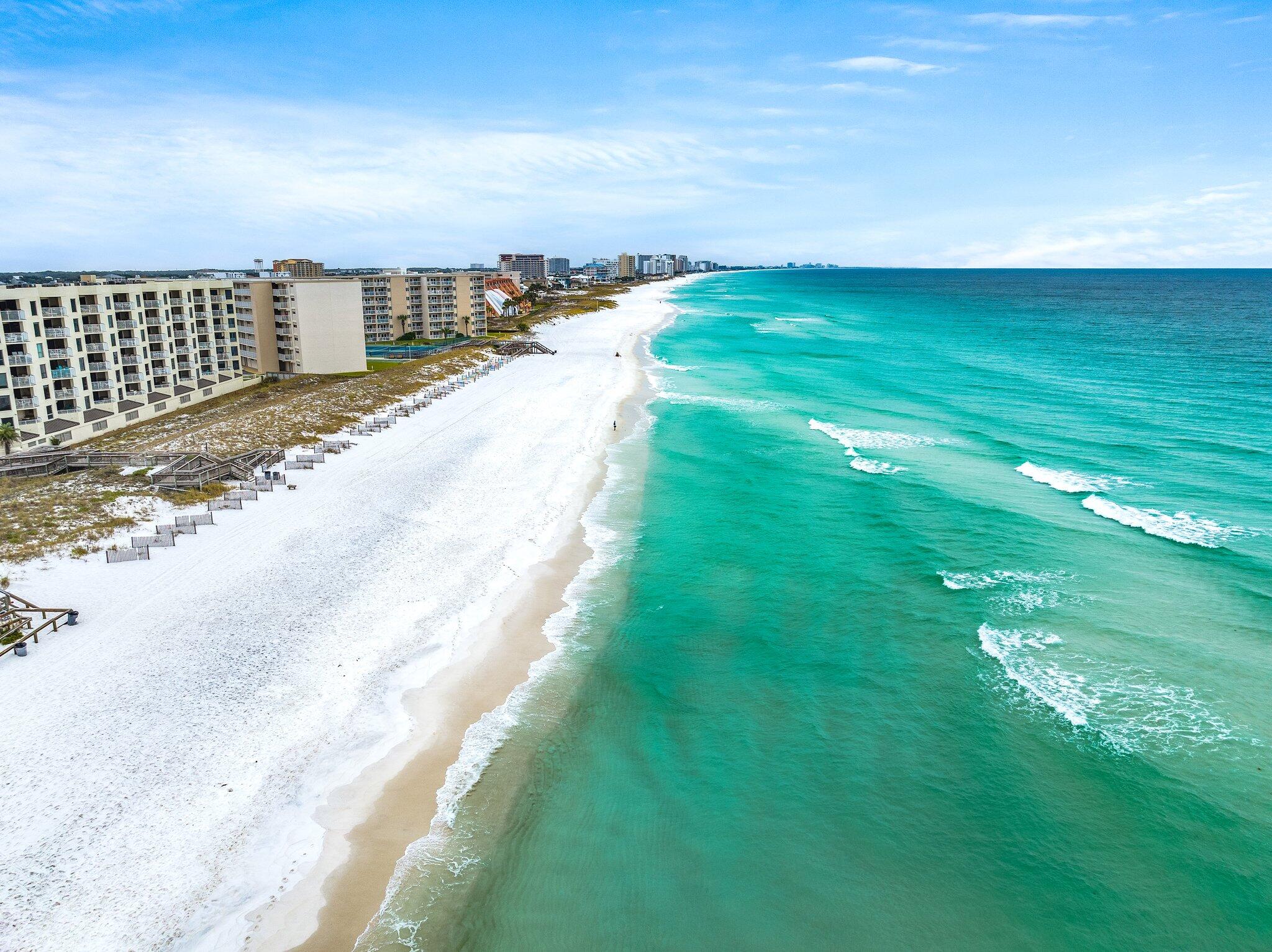 ISLANDER CONDO - Residential