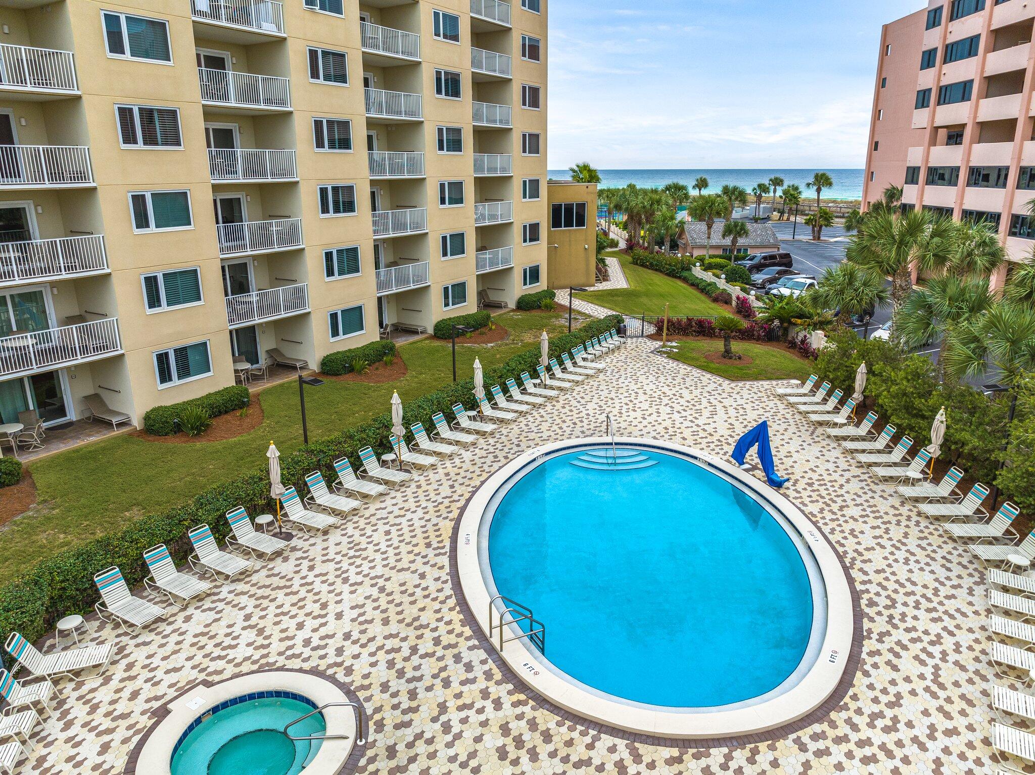 ISLANDER CONDO - Residential