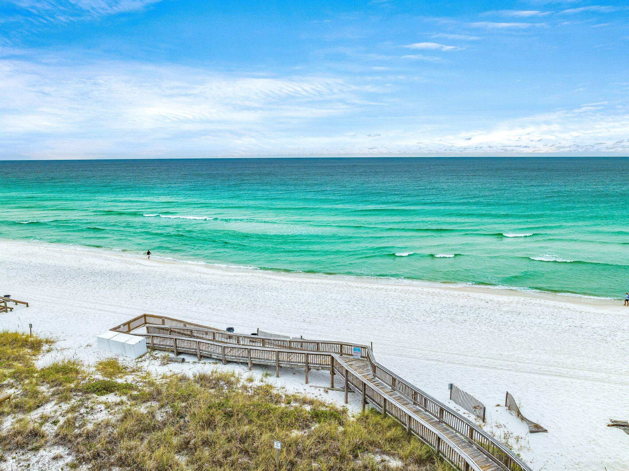 ISLANDER CONDO - Residential