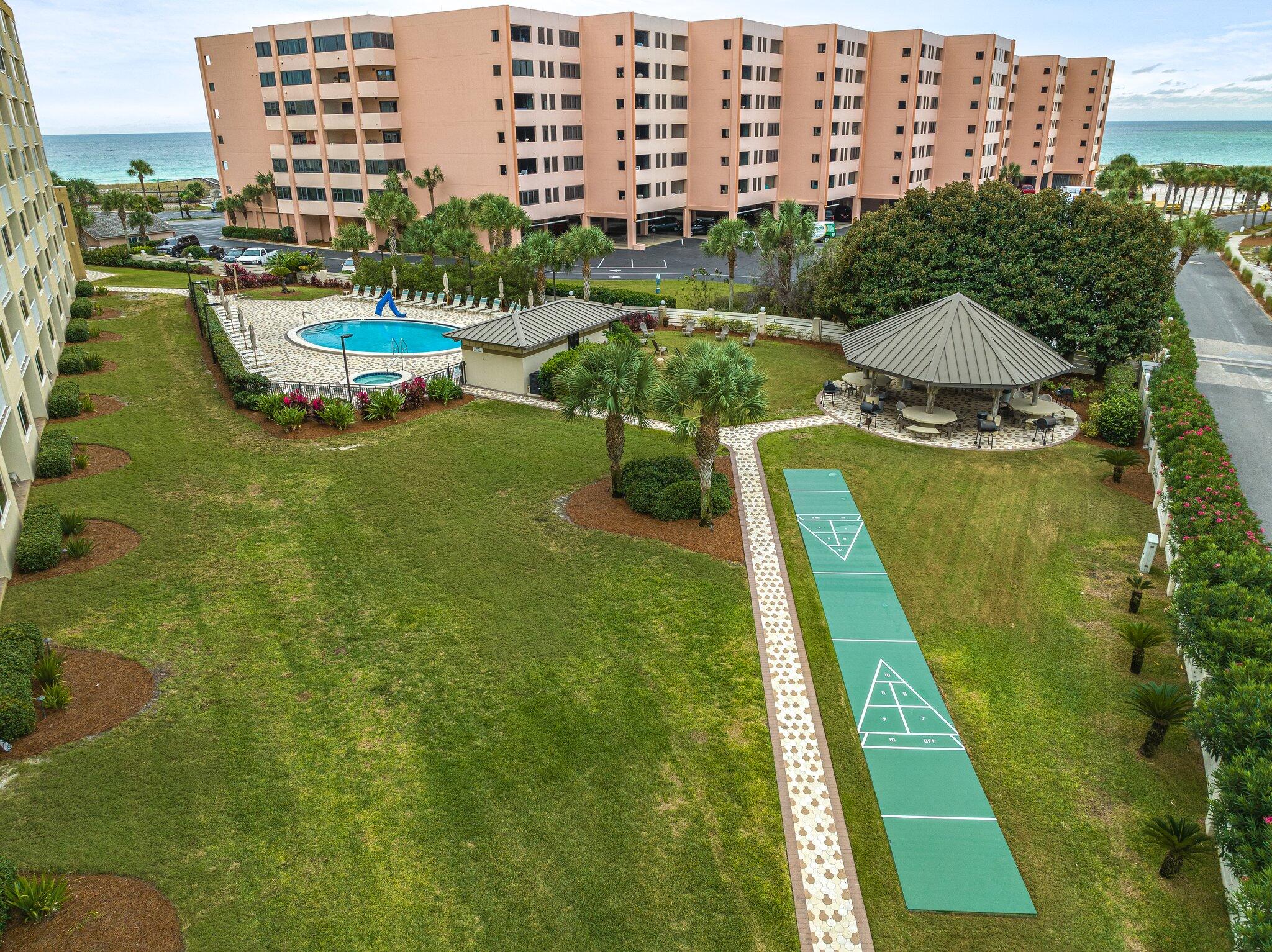 ISLANDER CONDO - Residential