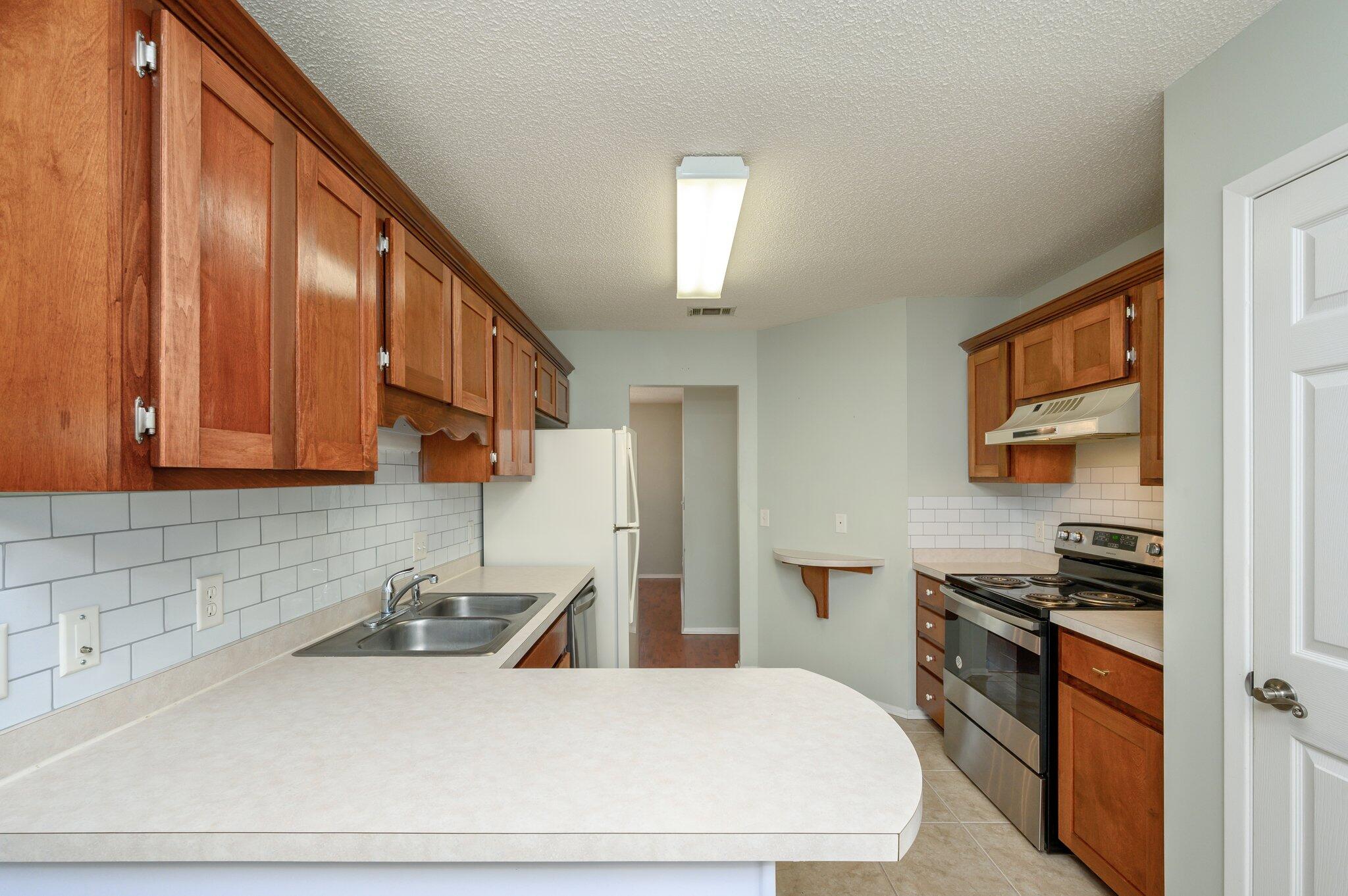 PARKWOOD LANE BLUEWATER BAY - Residential