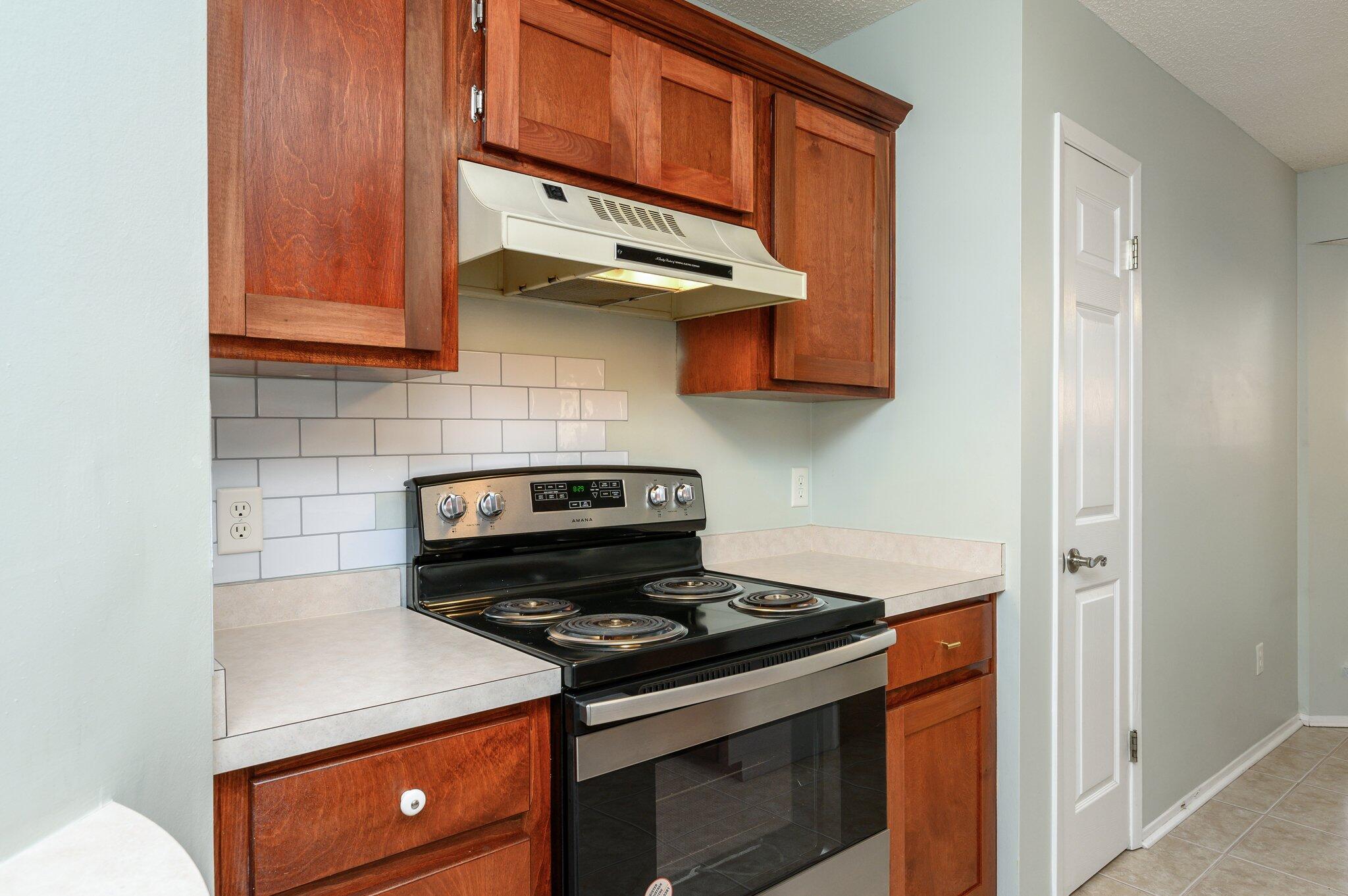 PARKWOOD LANE BLUEWATER BAY - Residential