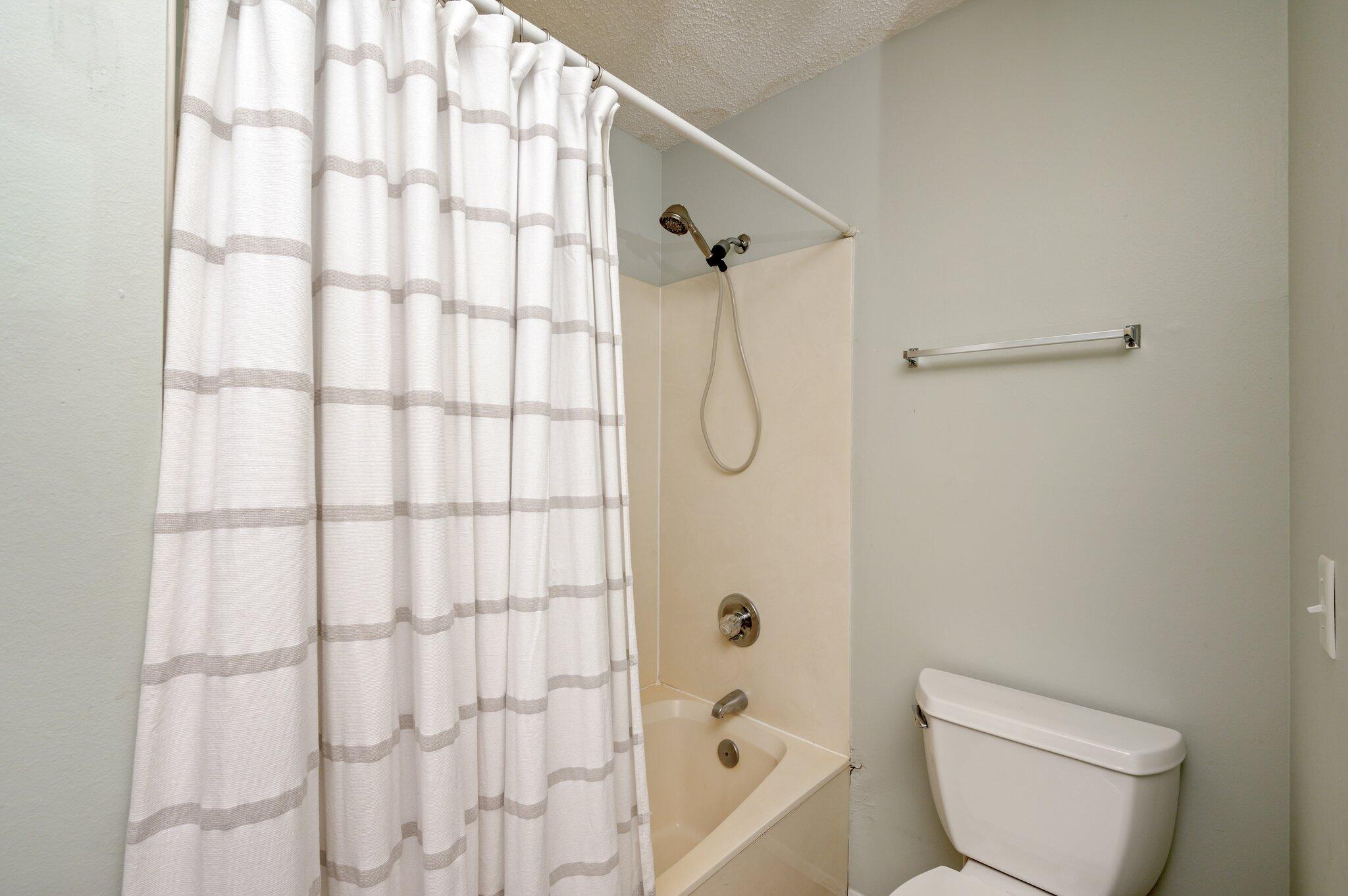 PARKWOOD LANE BLUEWATER BAY - Residential