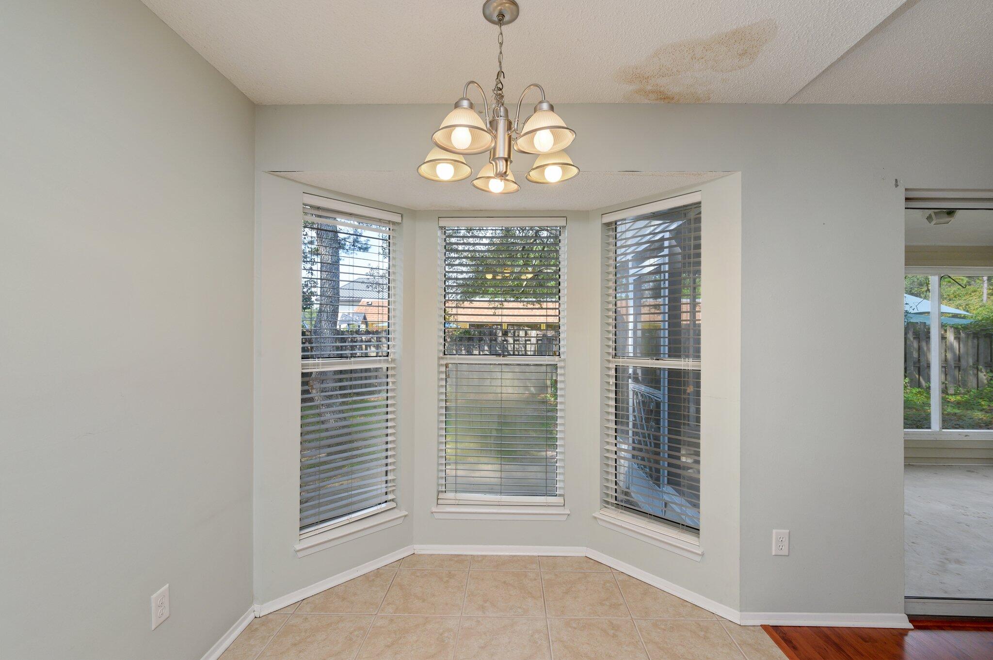 PARKWOOD LANE BLUEWATER BAY - Residential