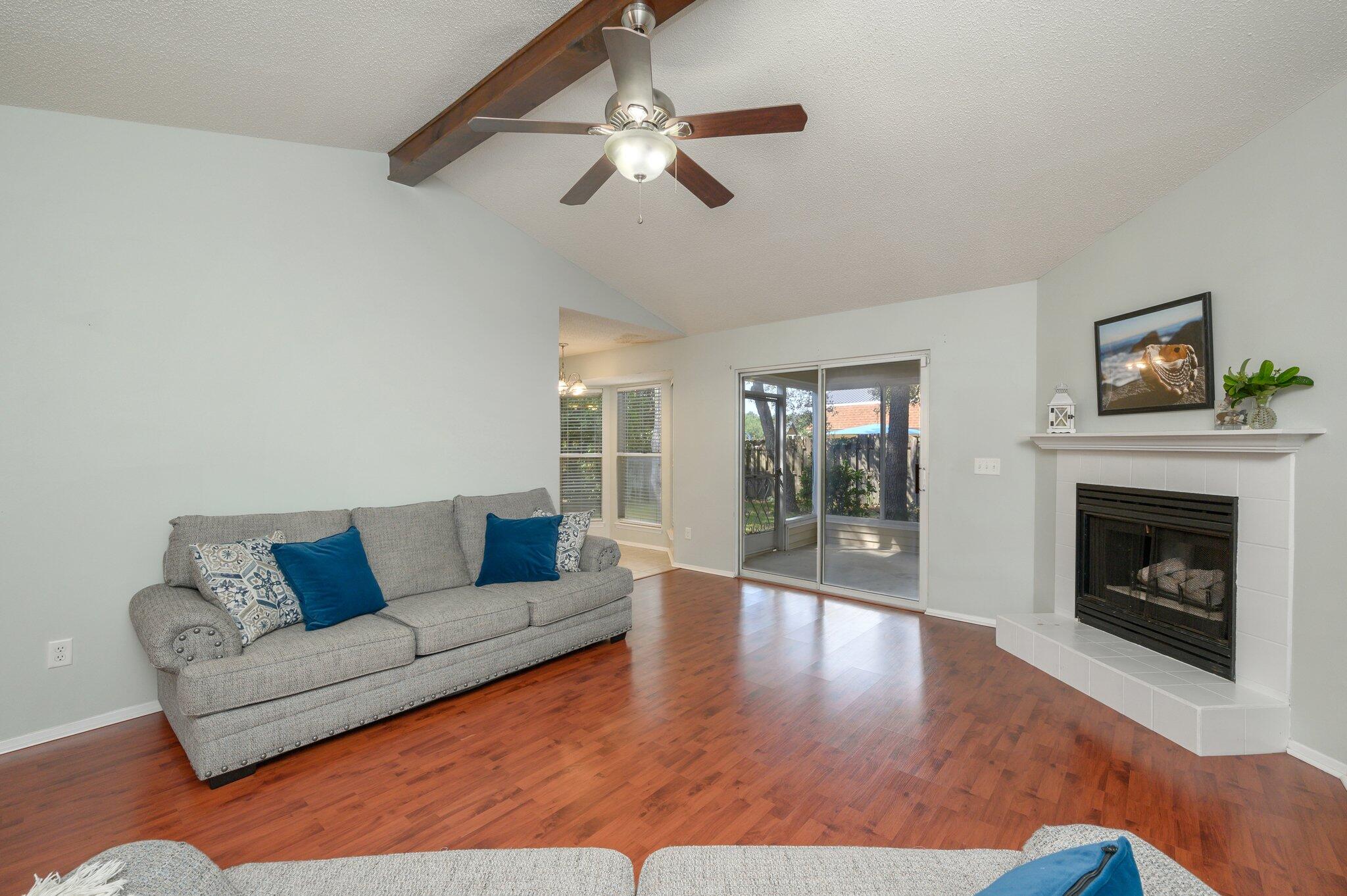 PARKWOOD LANE BLUEWATER BAY - Residential