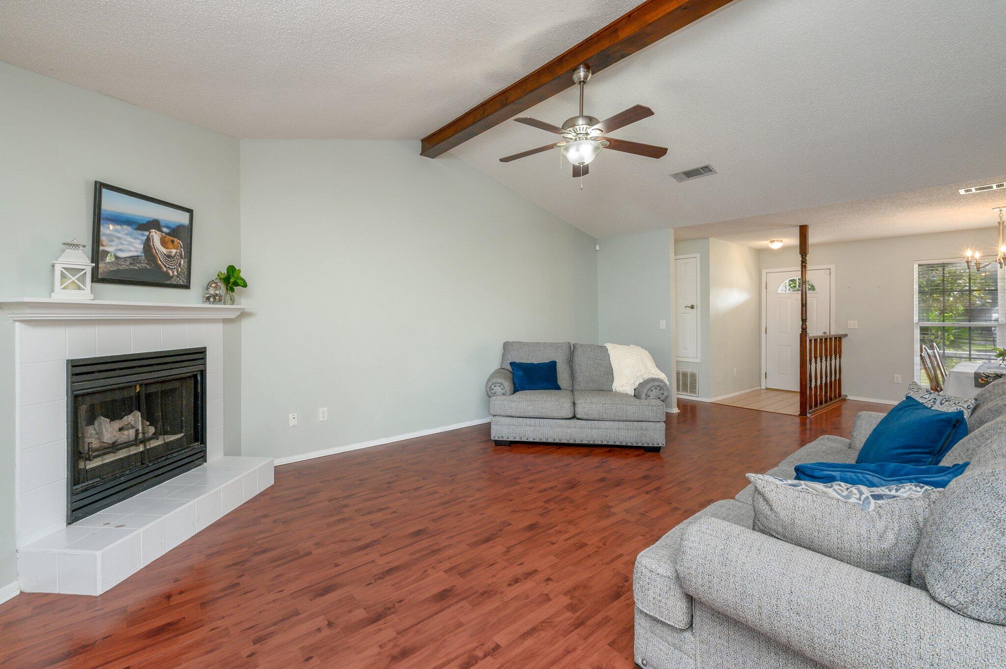 PARKWOOD LANE BLUEWATER BAY - Residential