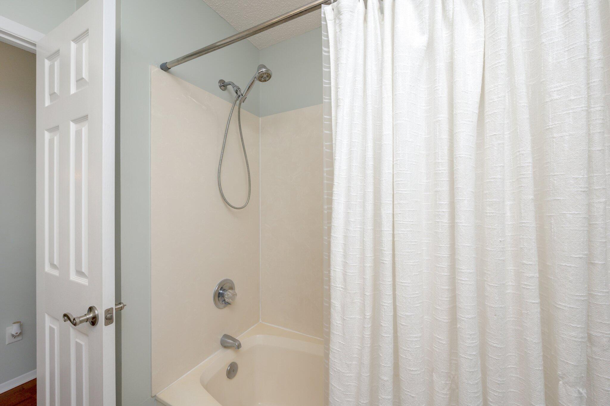 PARKWOOD LANE BLUEWATER BAY - Residential