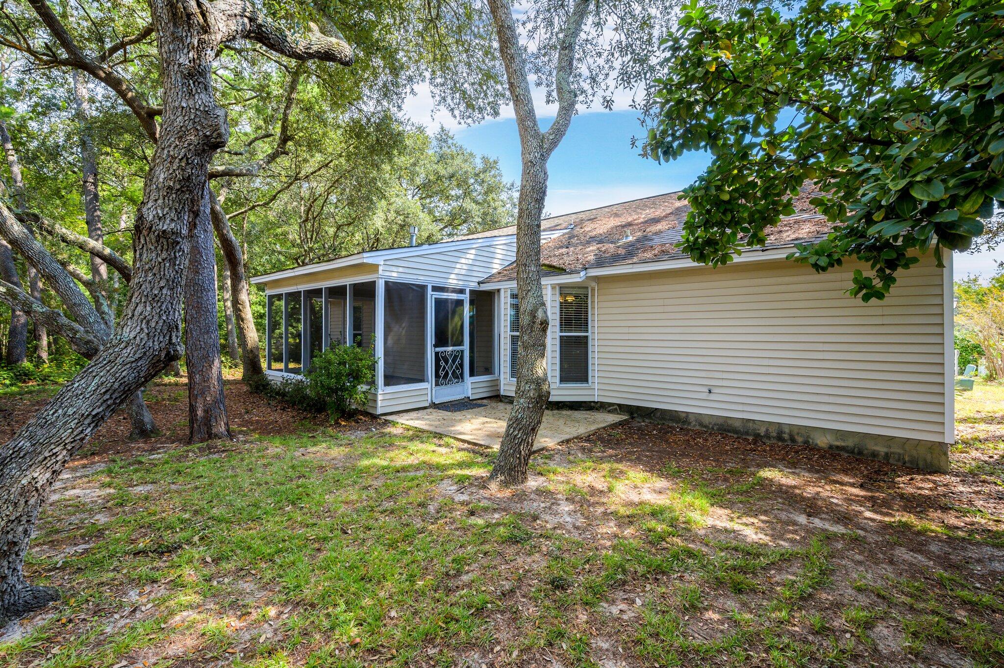 PARKWOOD LANE BLUEWATER BAY - Residential