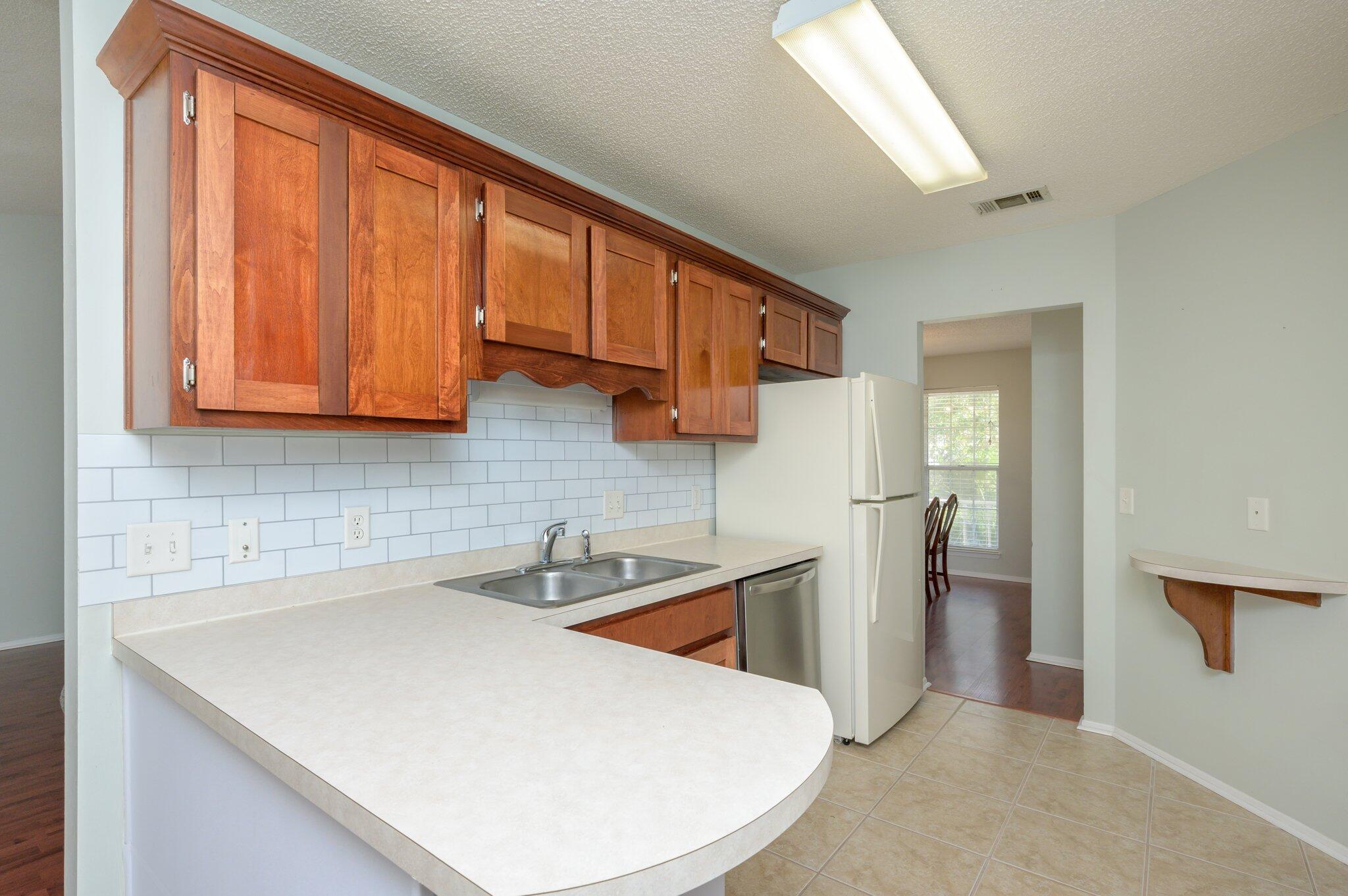 PARKWOOD LANE BLUEWATER BAY - Residential