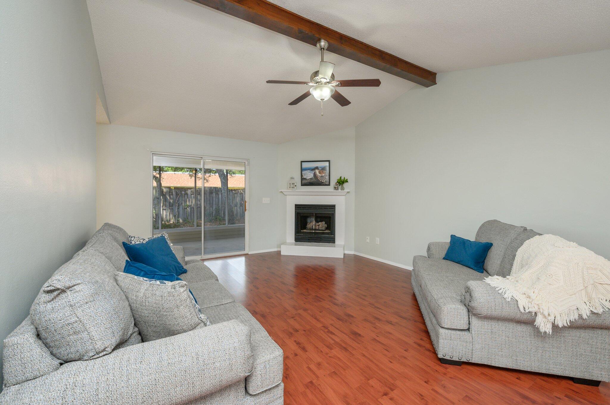 PARKWOOD LANE BLUEWATER BAY - Residential