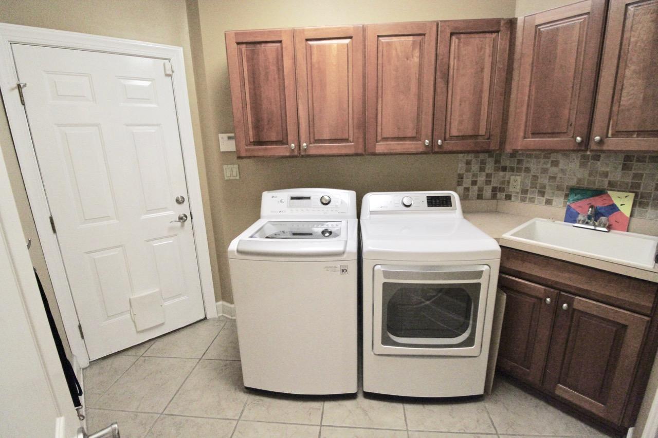 CHARDONNAY ESTATES - Residential