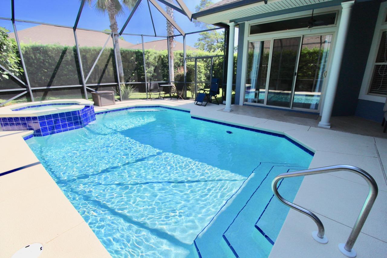 CHARDONNAY ESTATES - Residential