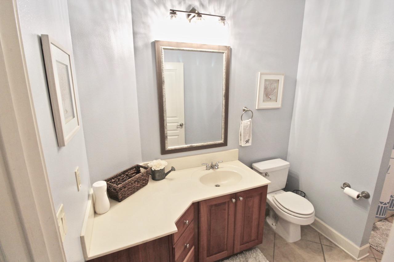 CHARDONNAY ESTATES - Residential