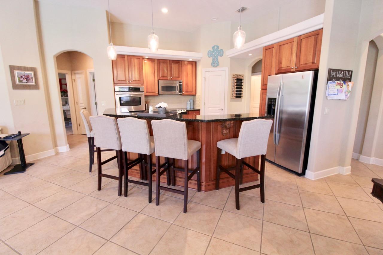 CHARDONNAY ESTATES - Residential