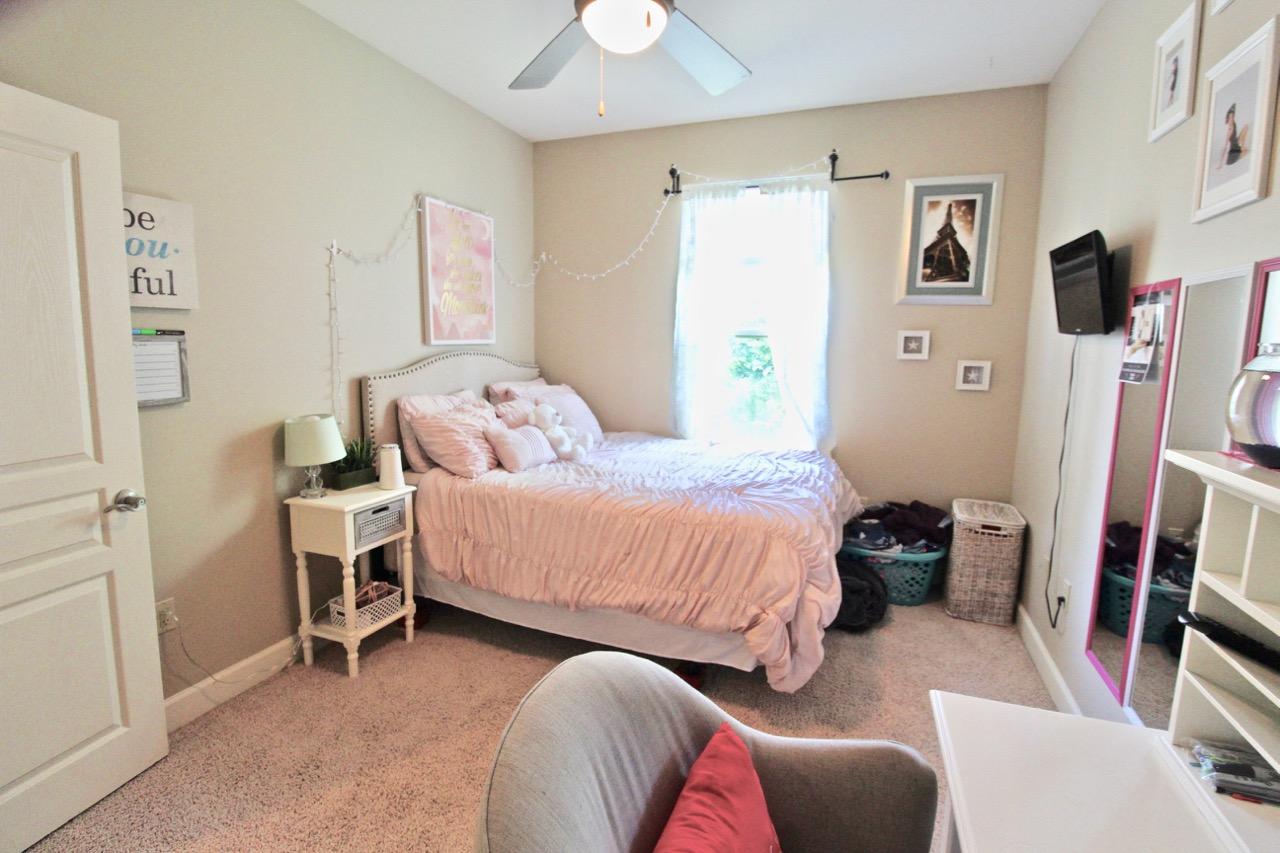 CHARDONNAY ESTATES - Residential