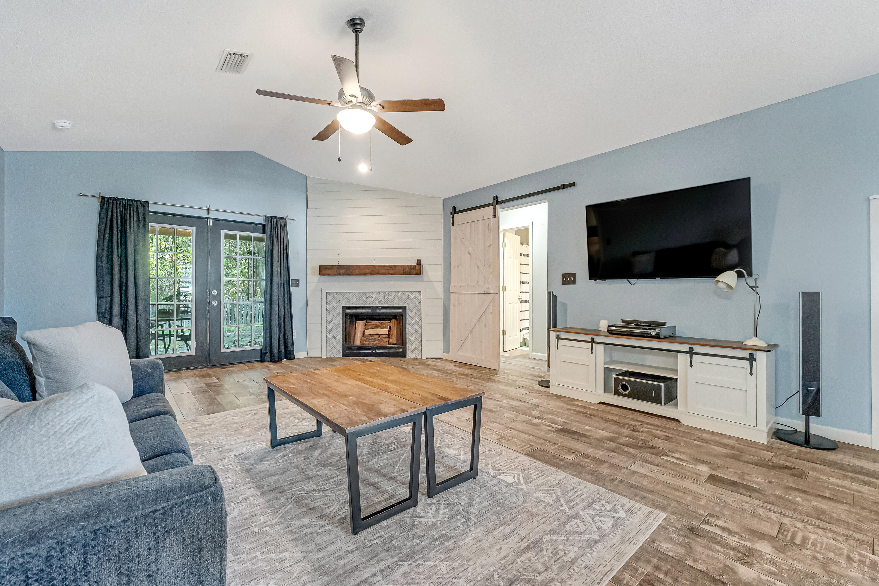 IVALEA GARDENS - Residential