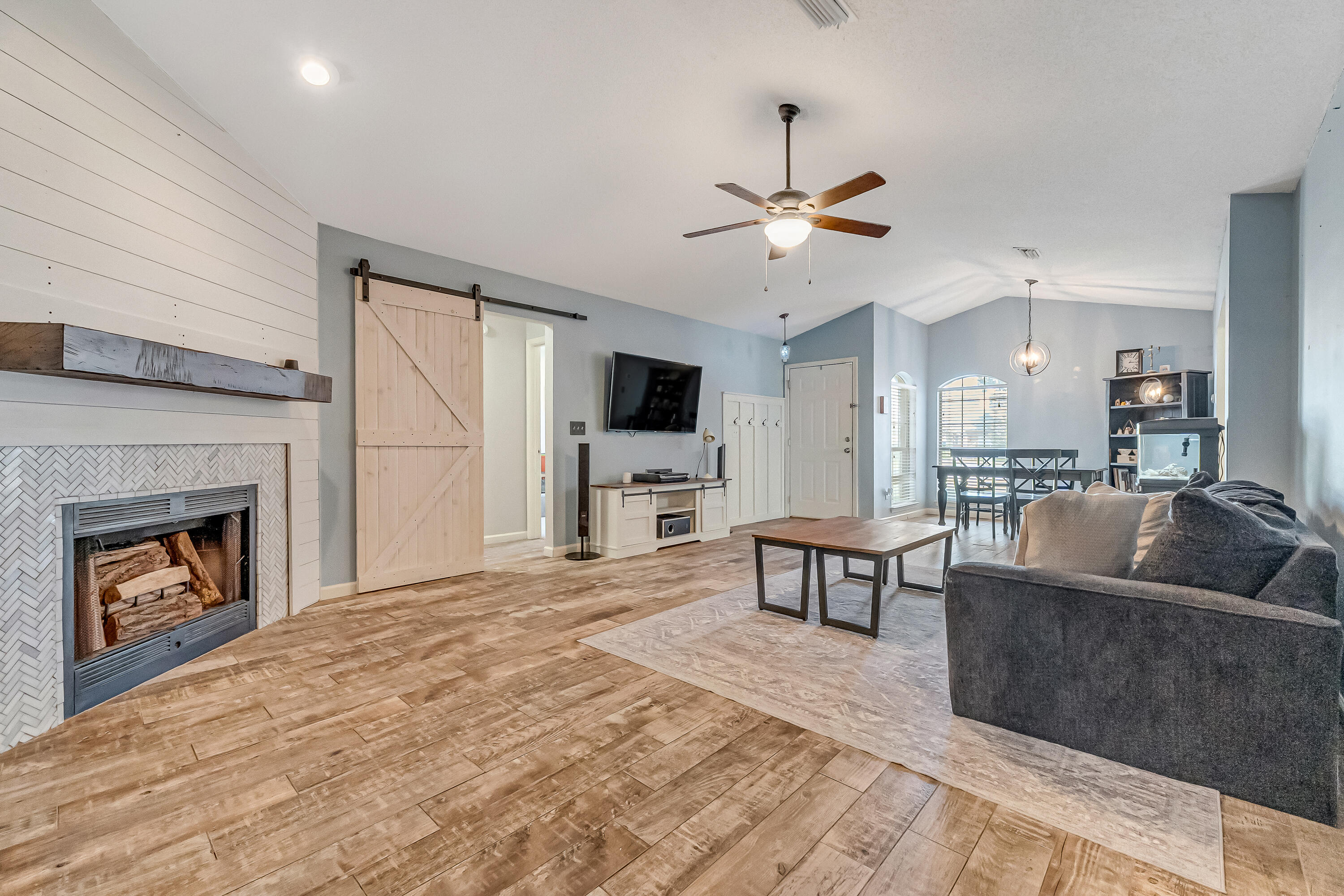 IVALEA GARDENS - Residential