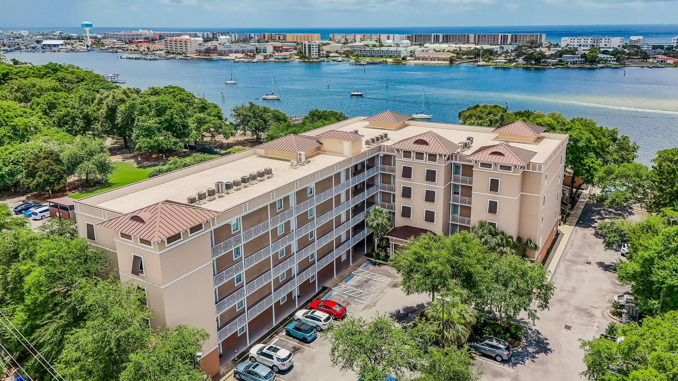 INDIANOLA ON THE WATER - Residential