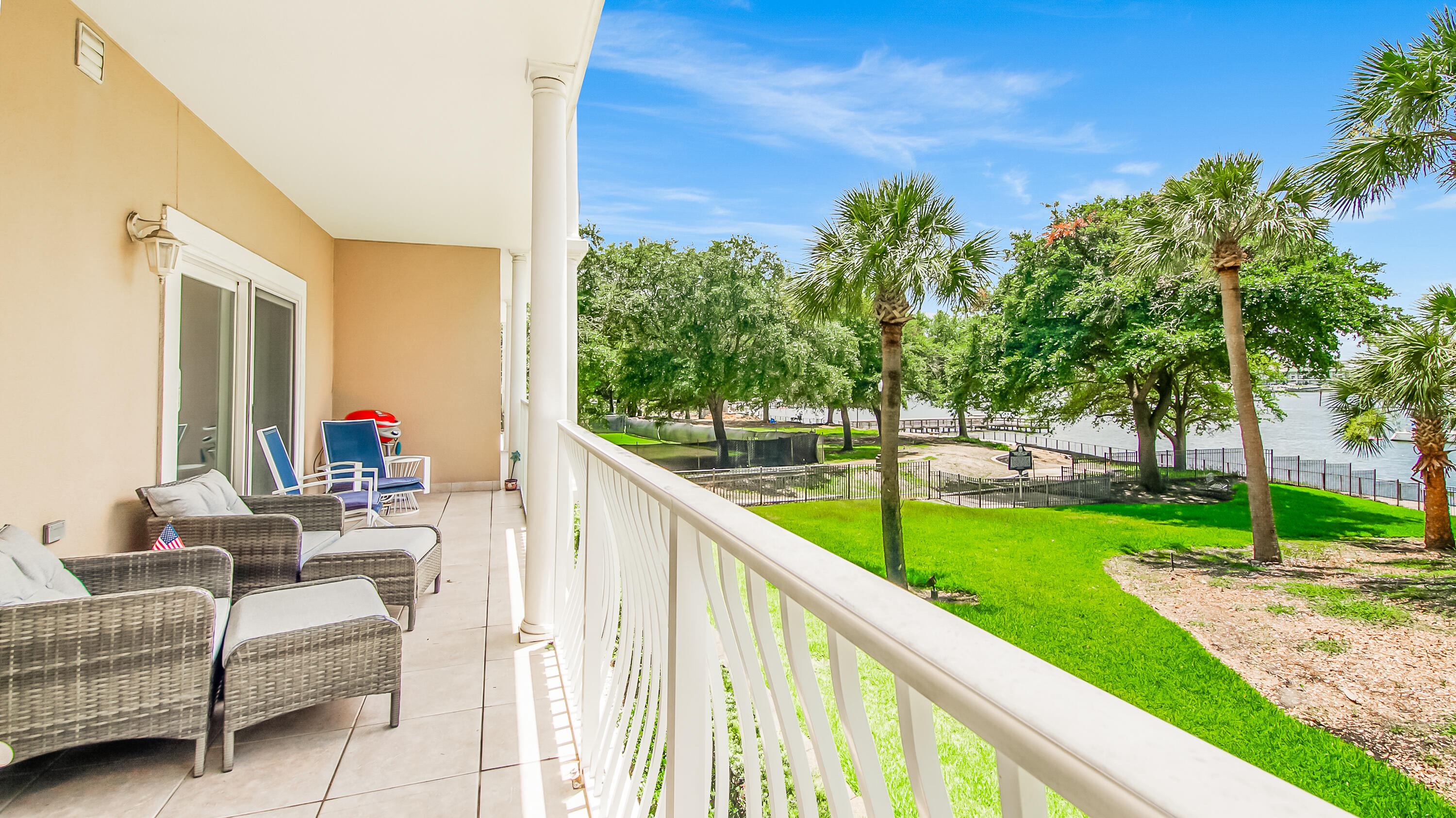 INDIANOLA ON THE WATER - Residential