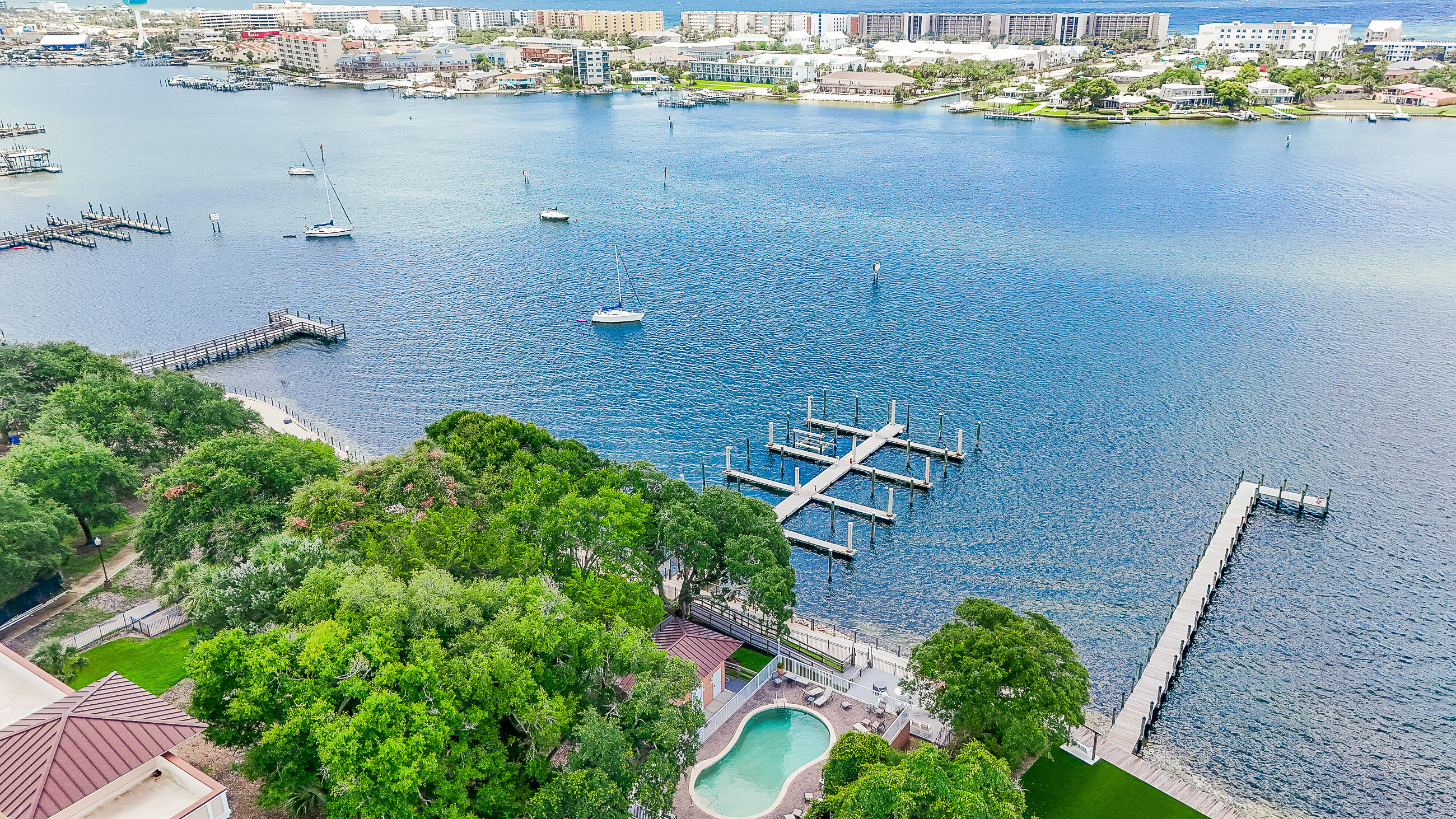 INDIANOLA ON THE WATER - Residential