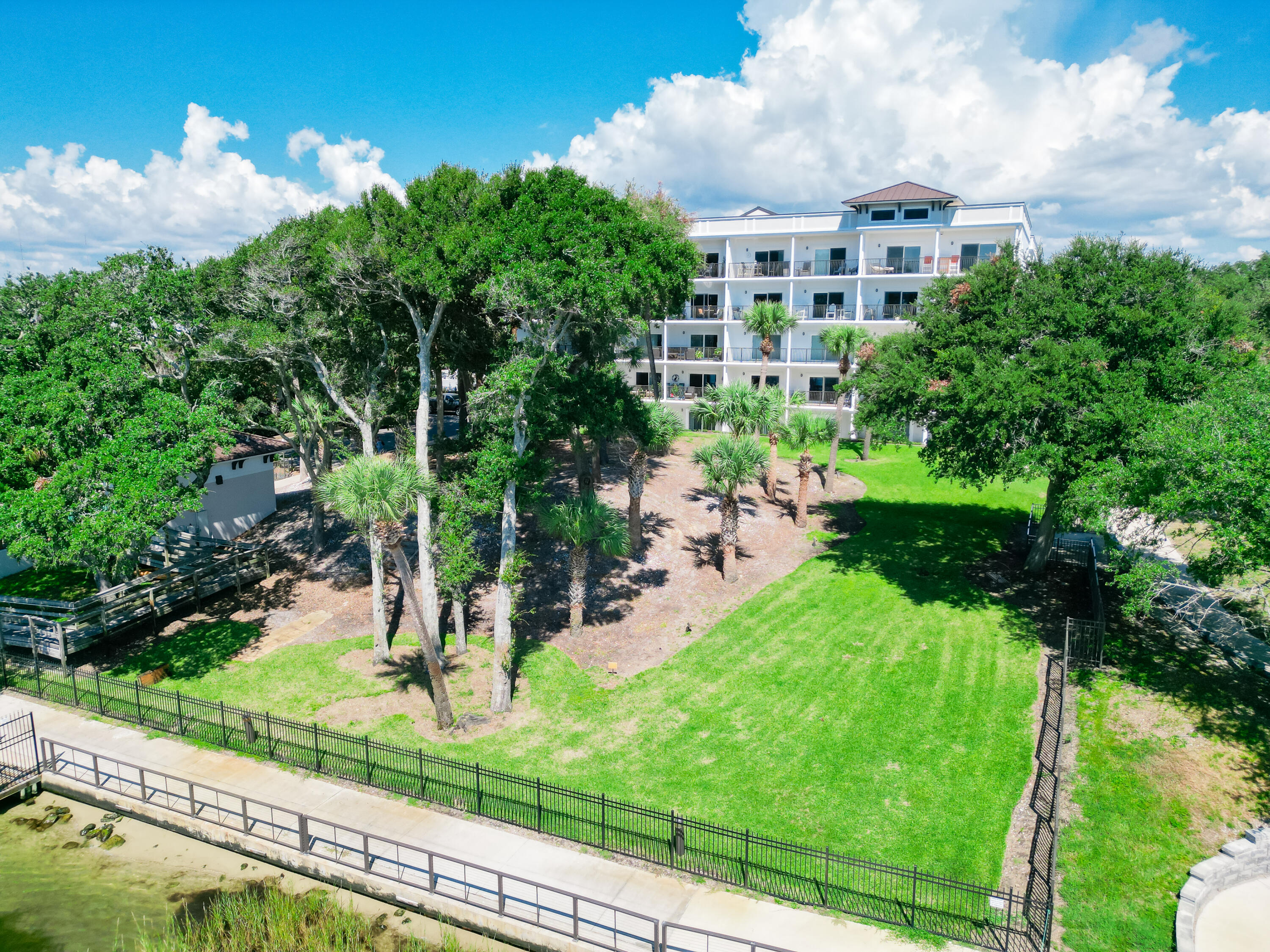 INDIANOLA ON THE WATER - Residential