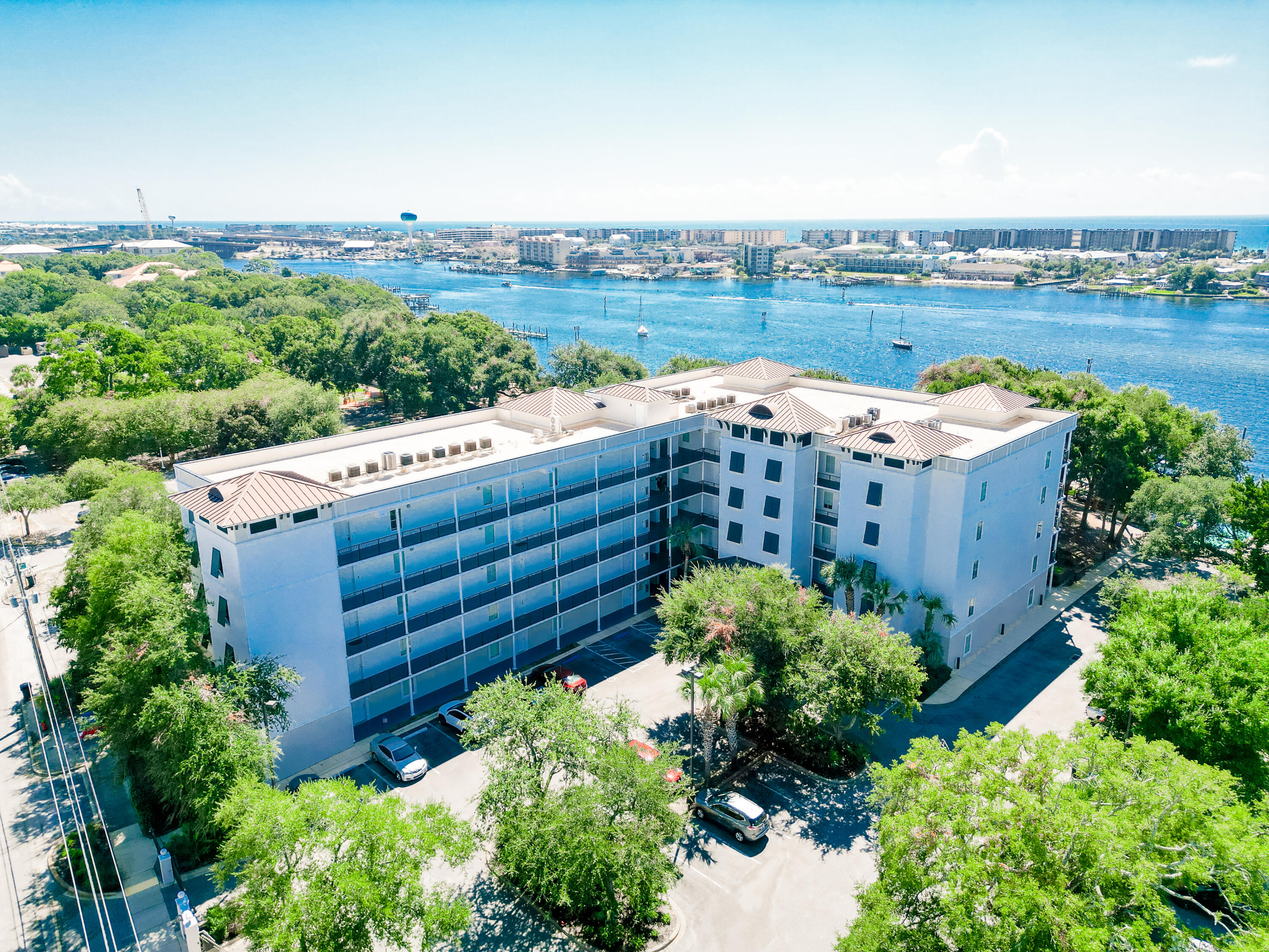 INDIANOLA ON THE WATER - Residential